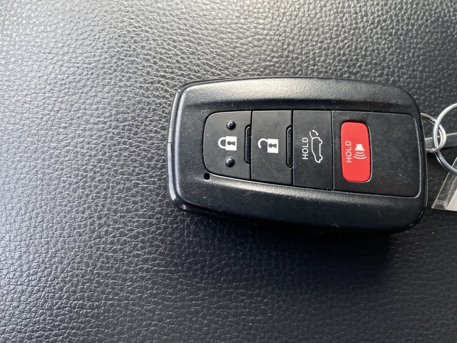 Thumbnail: 2025 Toyota RAV4 - 32