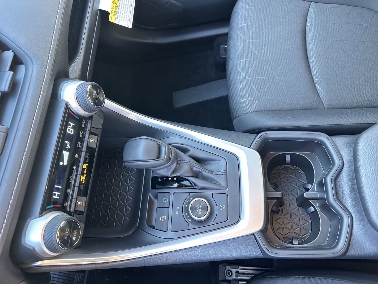 Thumbnail: 2025 Toyota RAV4 - 28