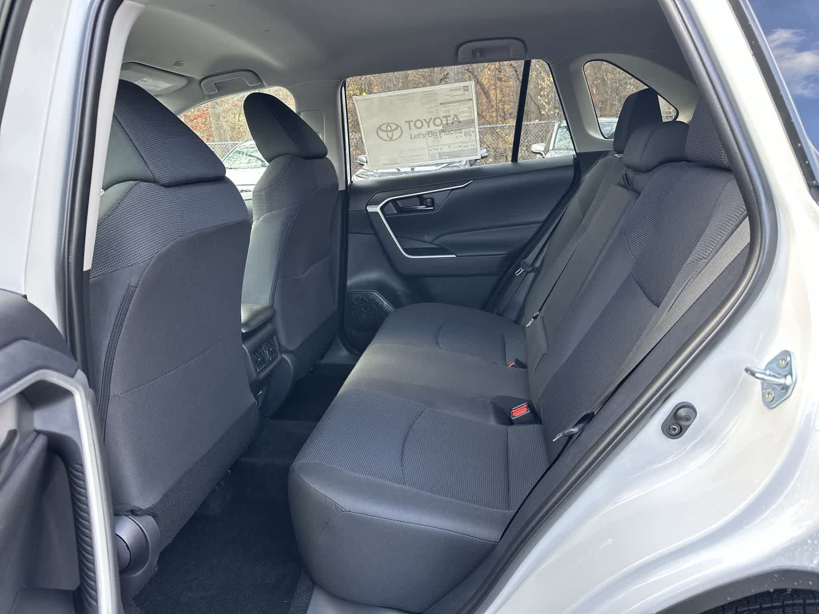 Thumbnail: 2025 Toyota RAV4 - 28