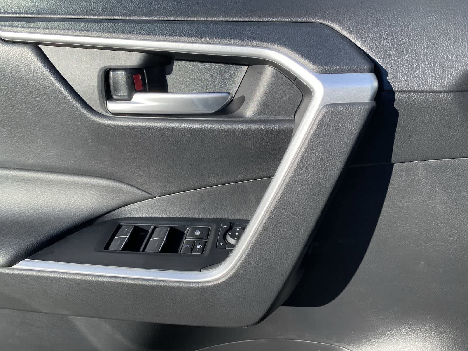 Thumbnail: 2025 Toyota RAV4 - 23