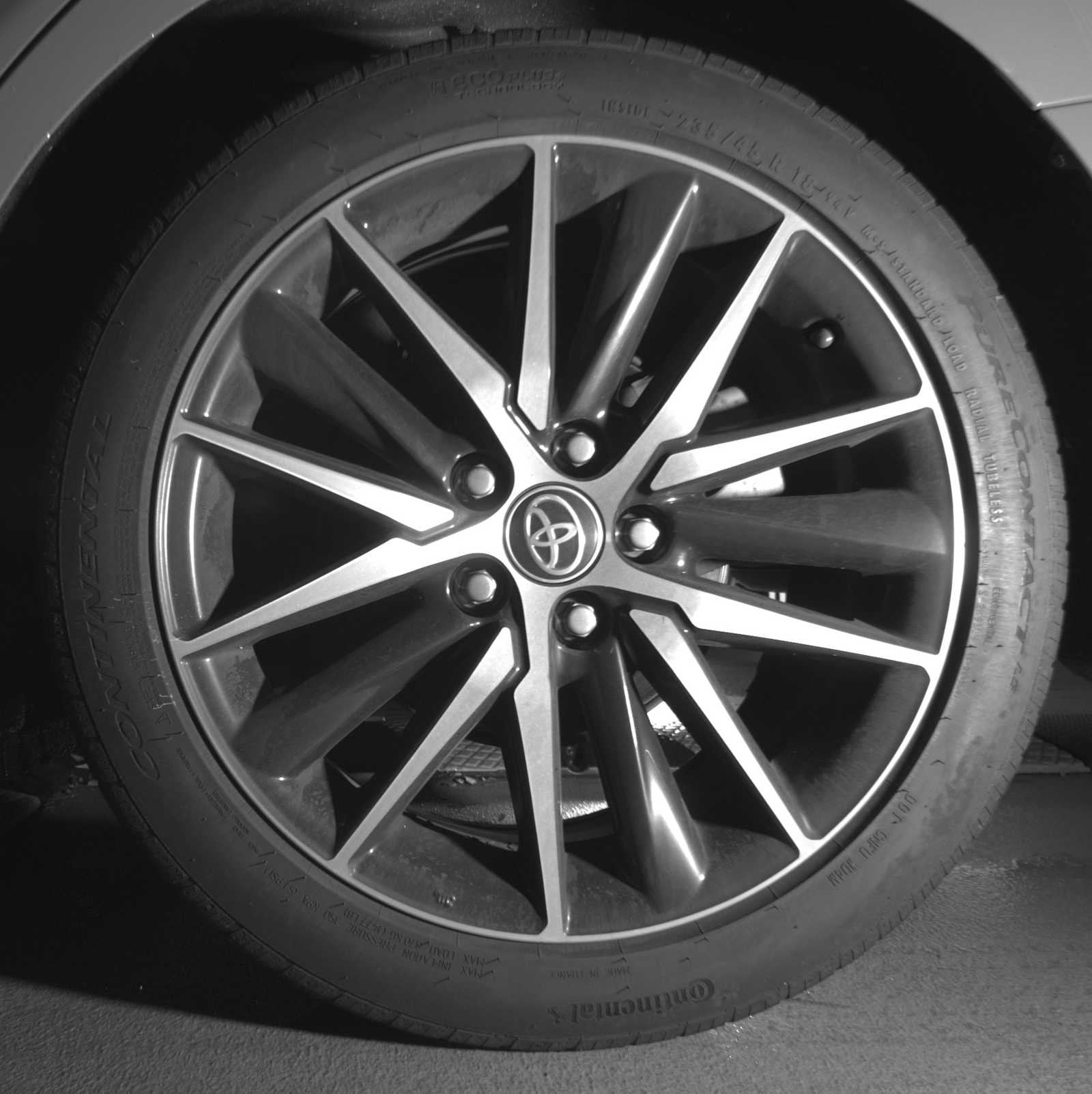 Thumbnail: 2023 Toyota Camry - 20