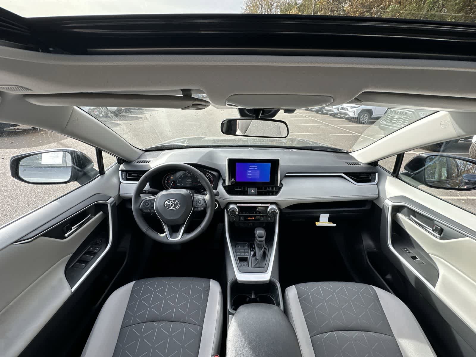 Thumbnail: 2025 Toyota RAV4 - 26