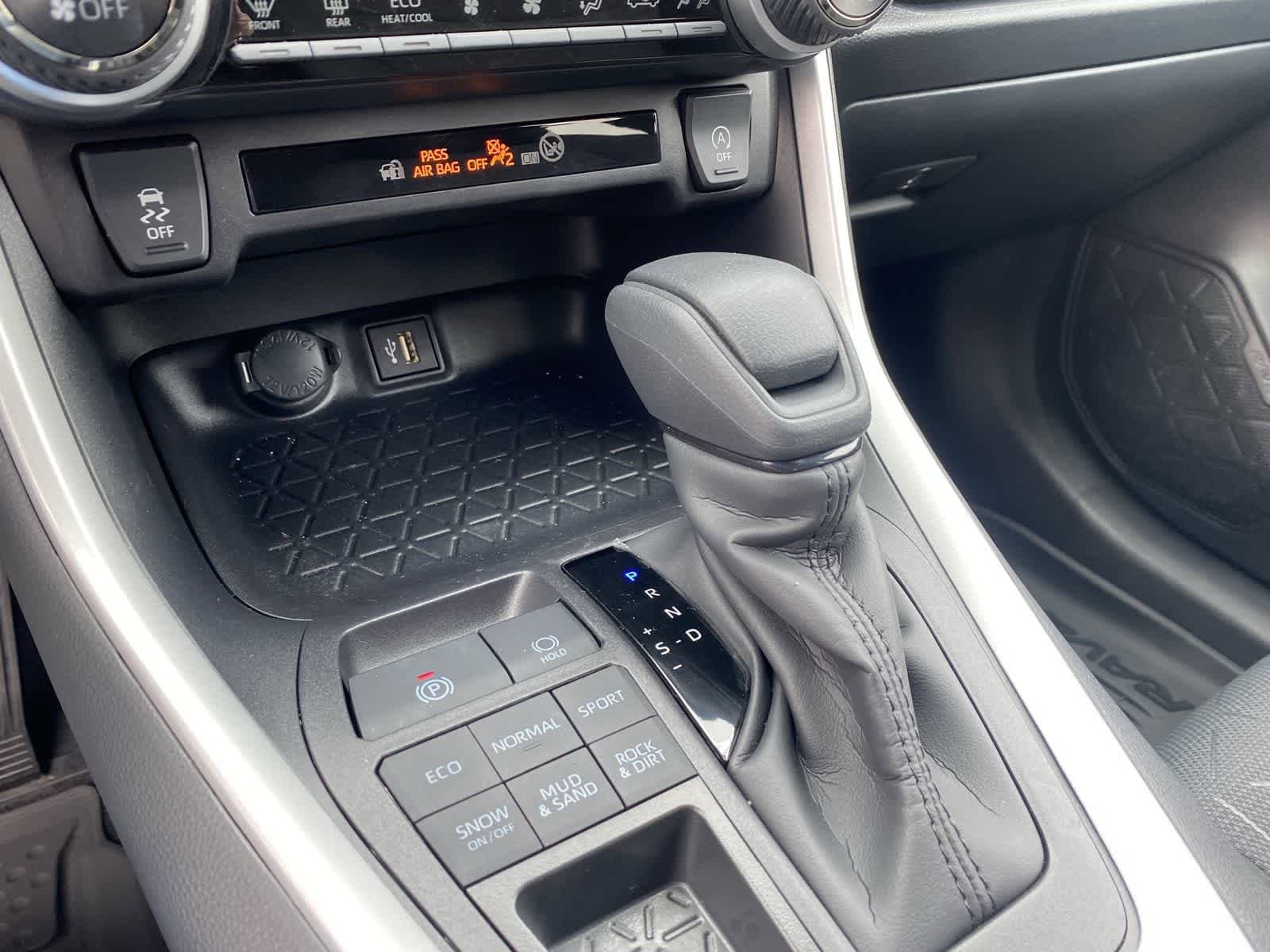 Thumbnail: 2025 Toyota RAV4 - 41