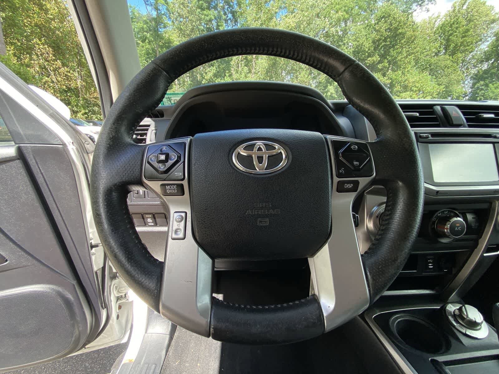 Thumbnail: 2014 Toyota 4Runner - 25