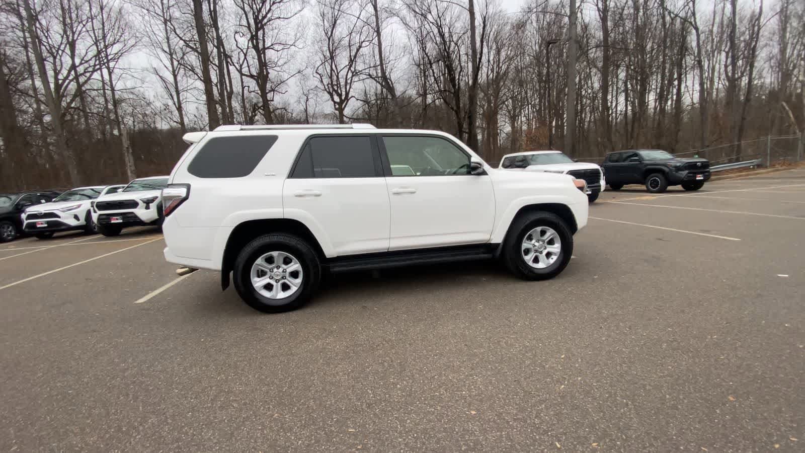 Thumbnail: 2016 Toyota 4Runner - 14