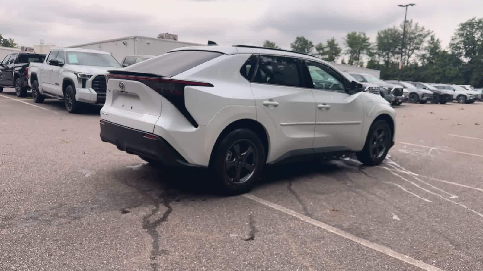 2026 Toyota bZ XLE - Photo 8