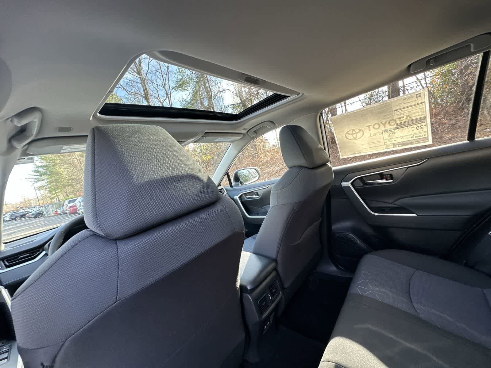 Thumbnail: 2025 Toyota RAV4 - 28