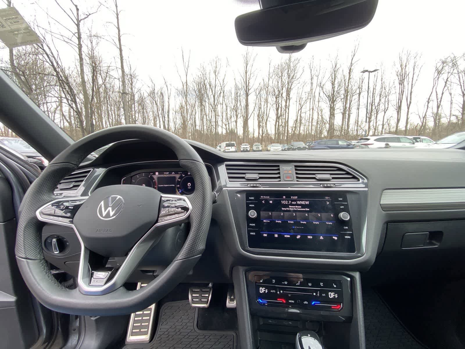Thumbnail: 2024 Volkswagen Tiguan - 19