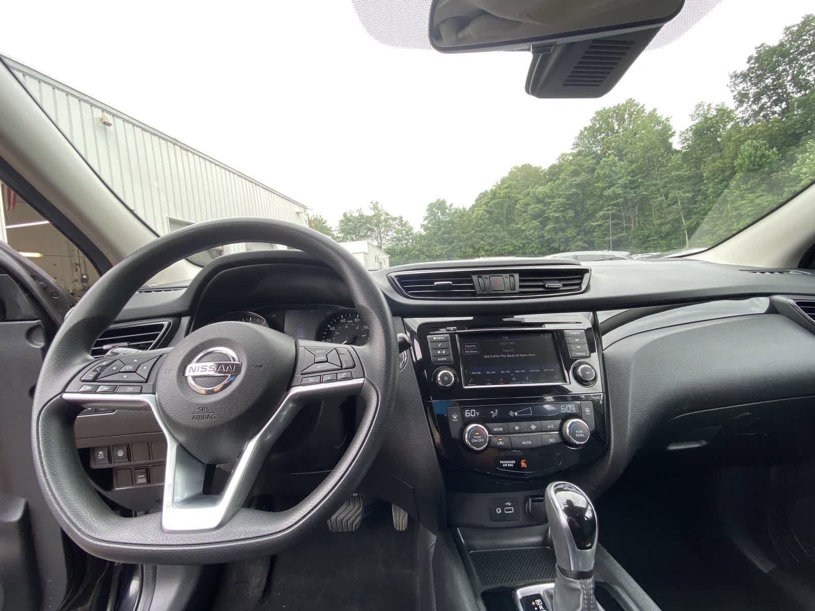 Thumbnail: 2019 Nissan Rogue Sport - 18