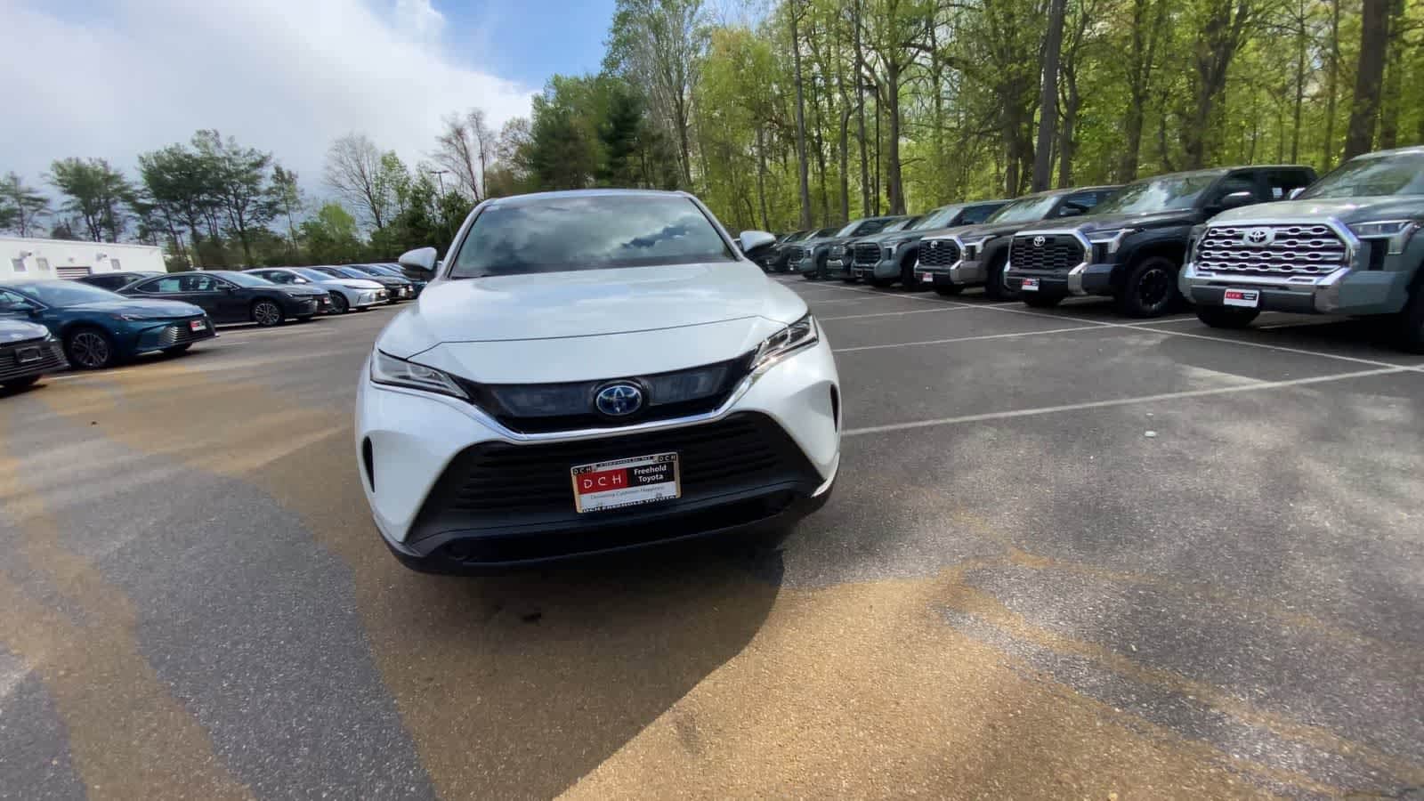 Thumbnail: 2023 Toyota Venza - 3