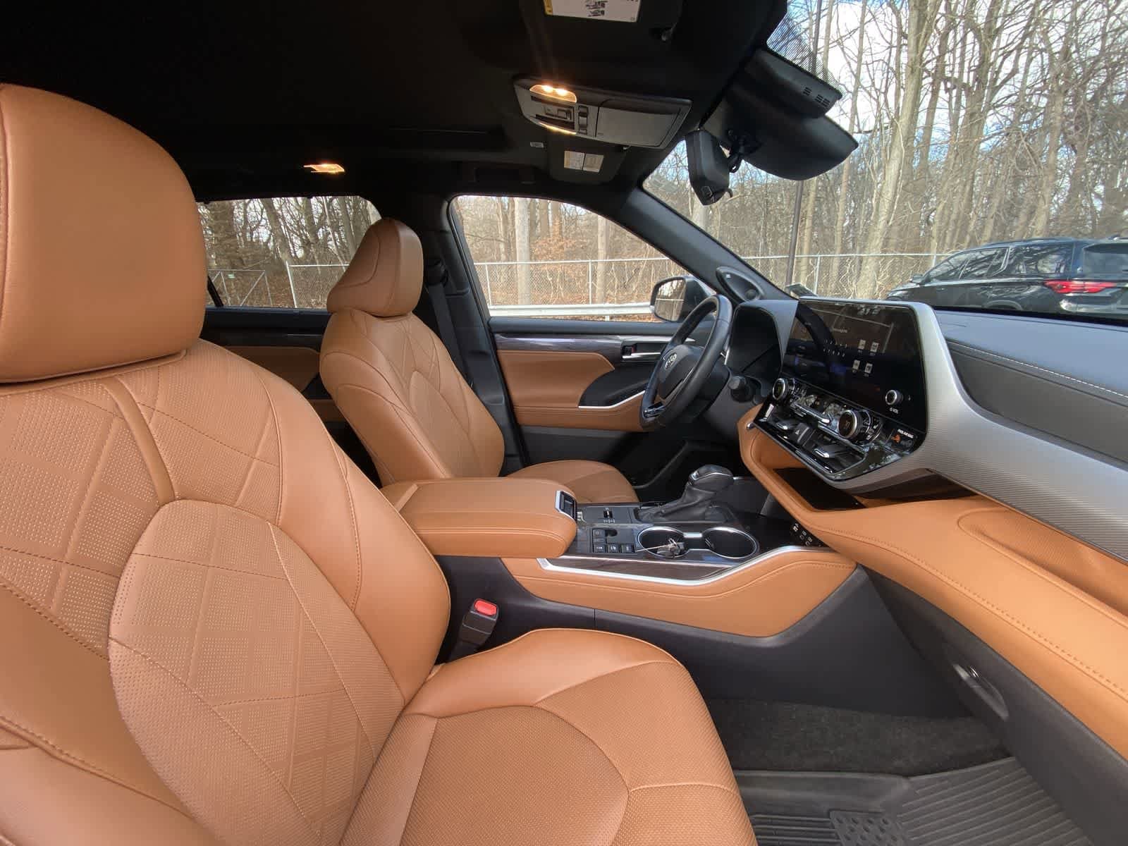 Thumbnail: 2025 Toyota Highlander - 26