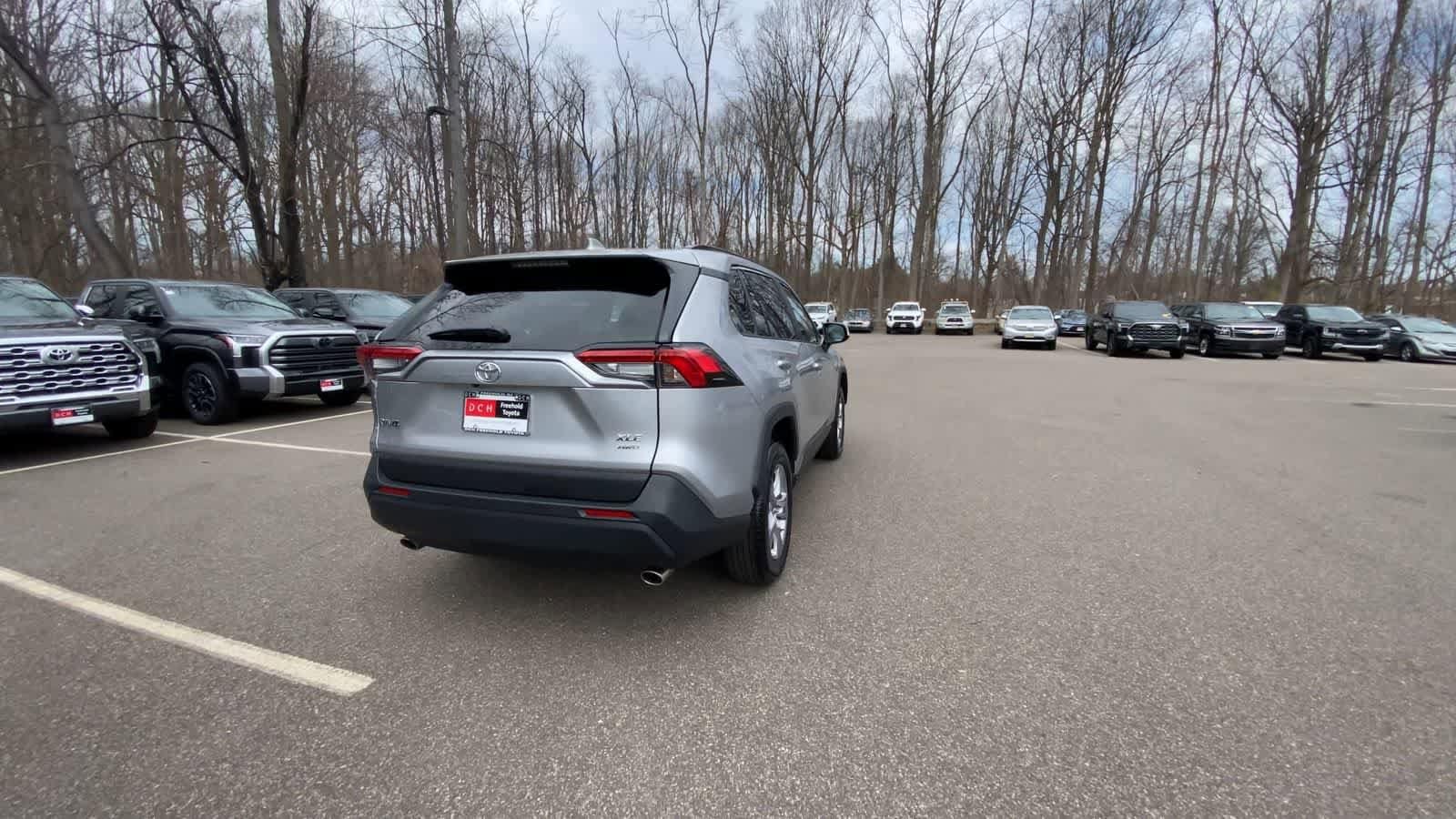 Thumbnail: 2025 Toyota RAV4 - 9