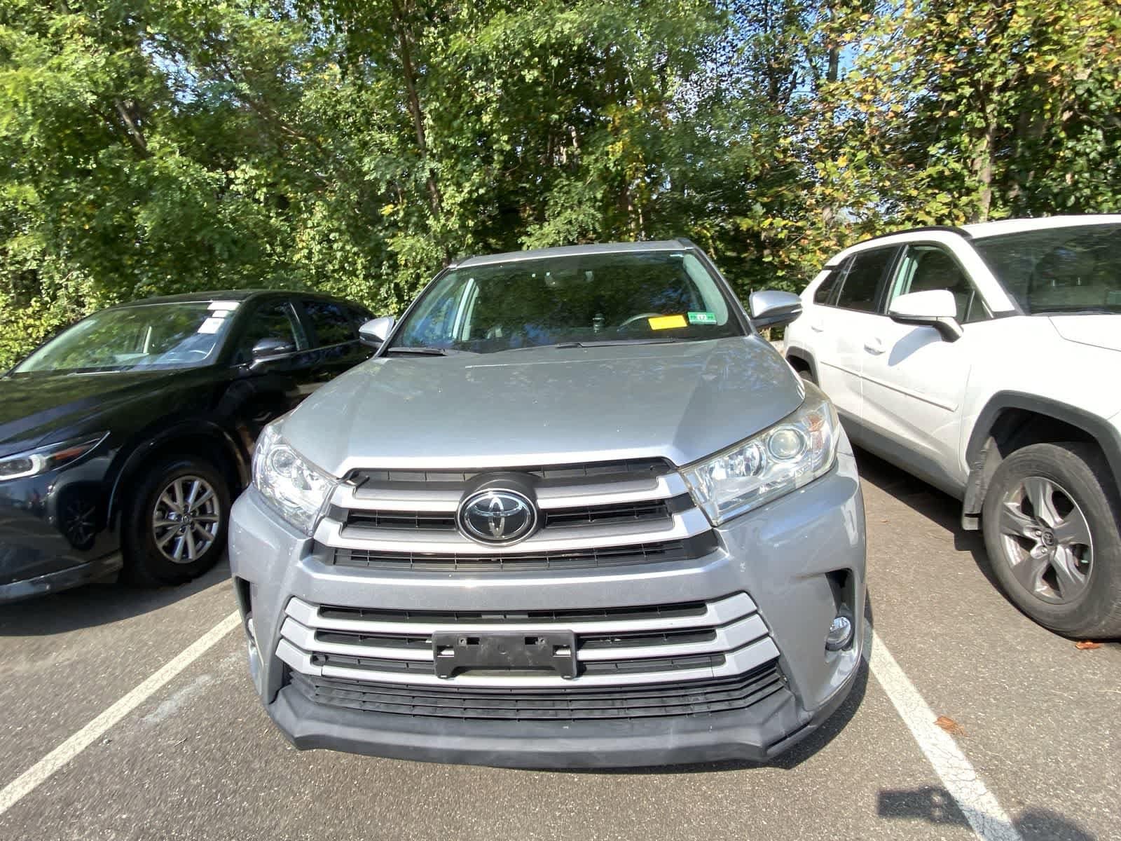 Thumbnail: 2019 Toyota Highlander - 2