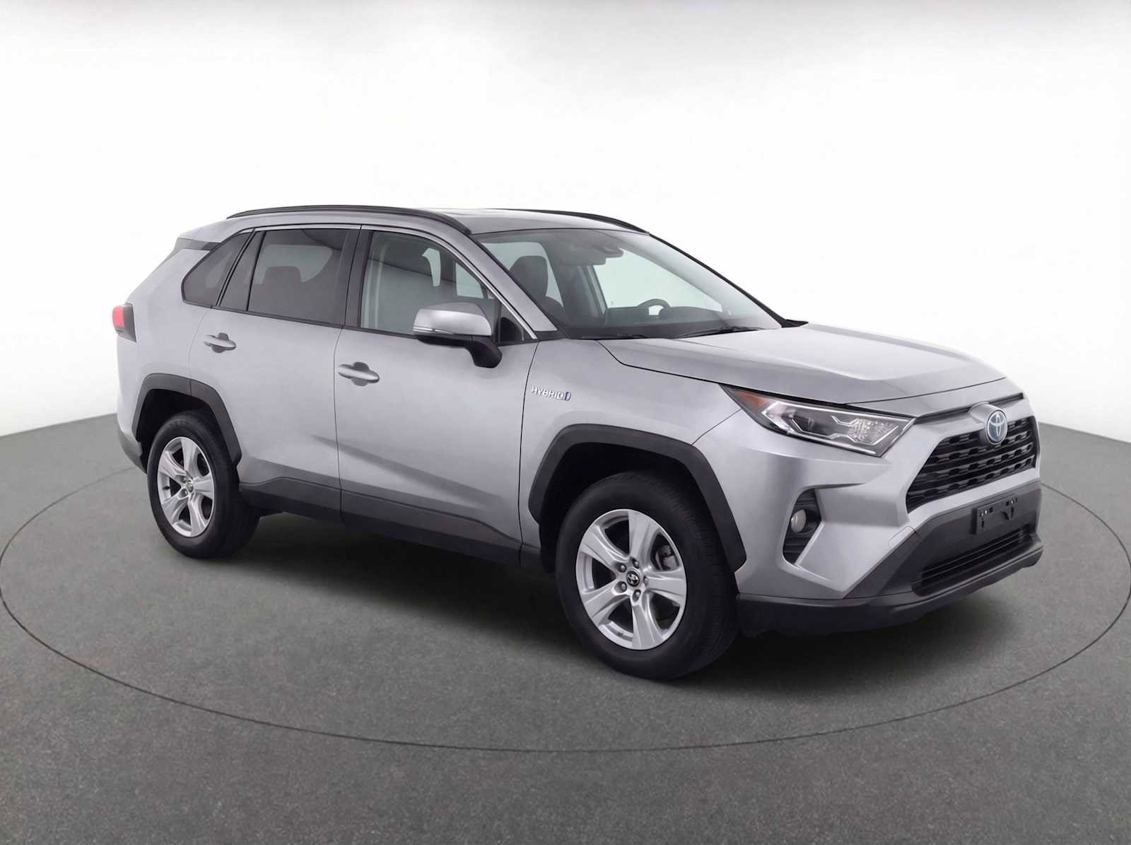 Thumbnail: 2021 Toyota RAV4 - 3