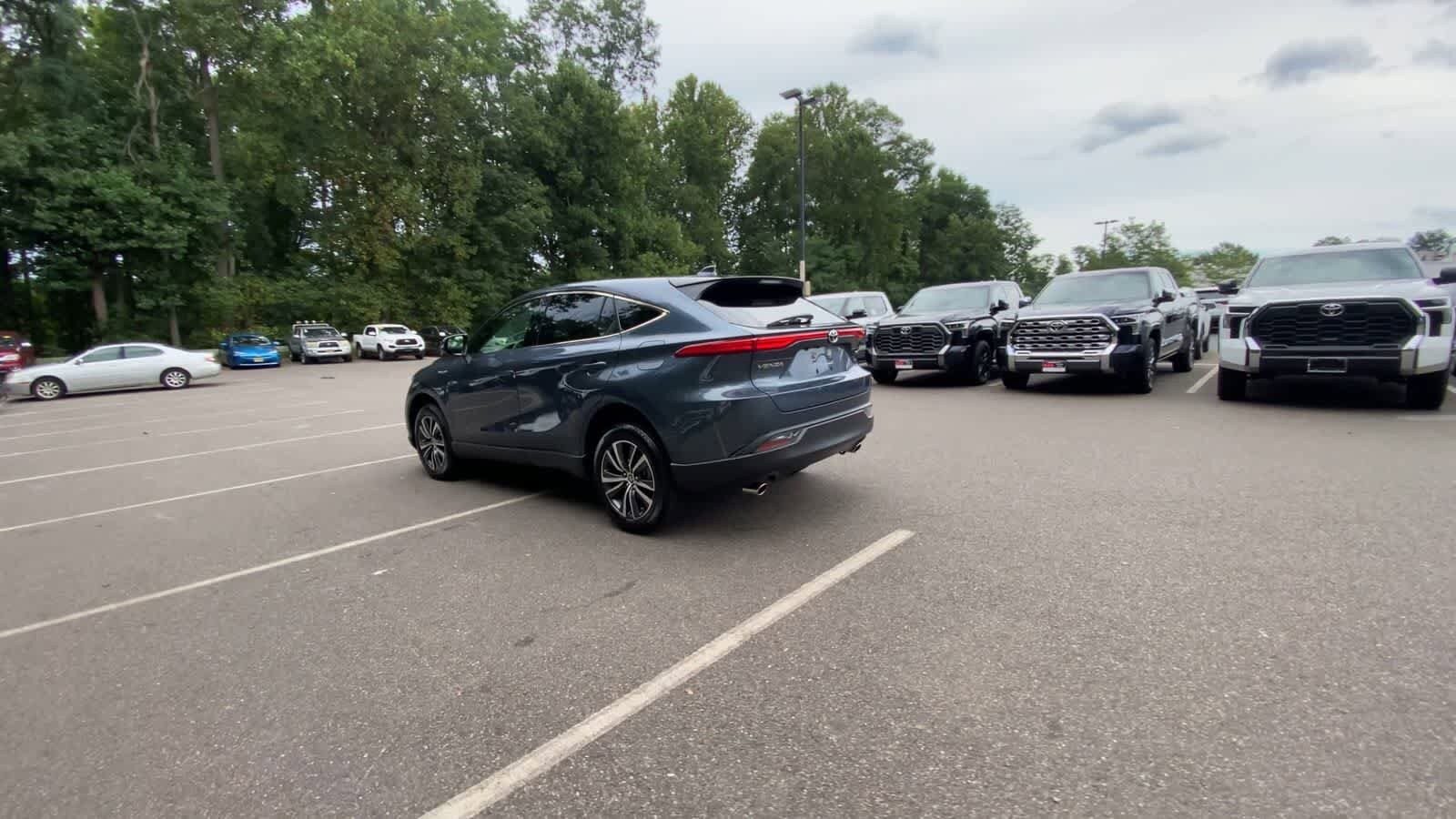 Thumbnail: 2021 Toyota Venza - 6