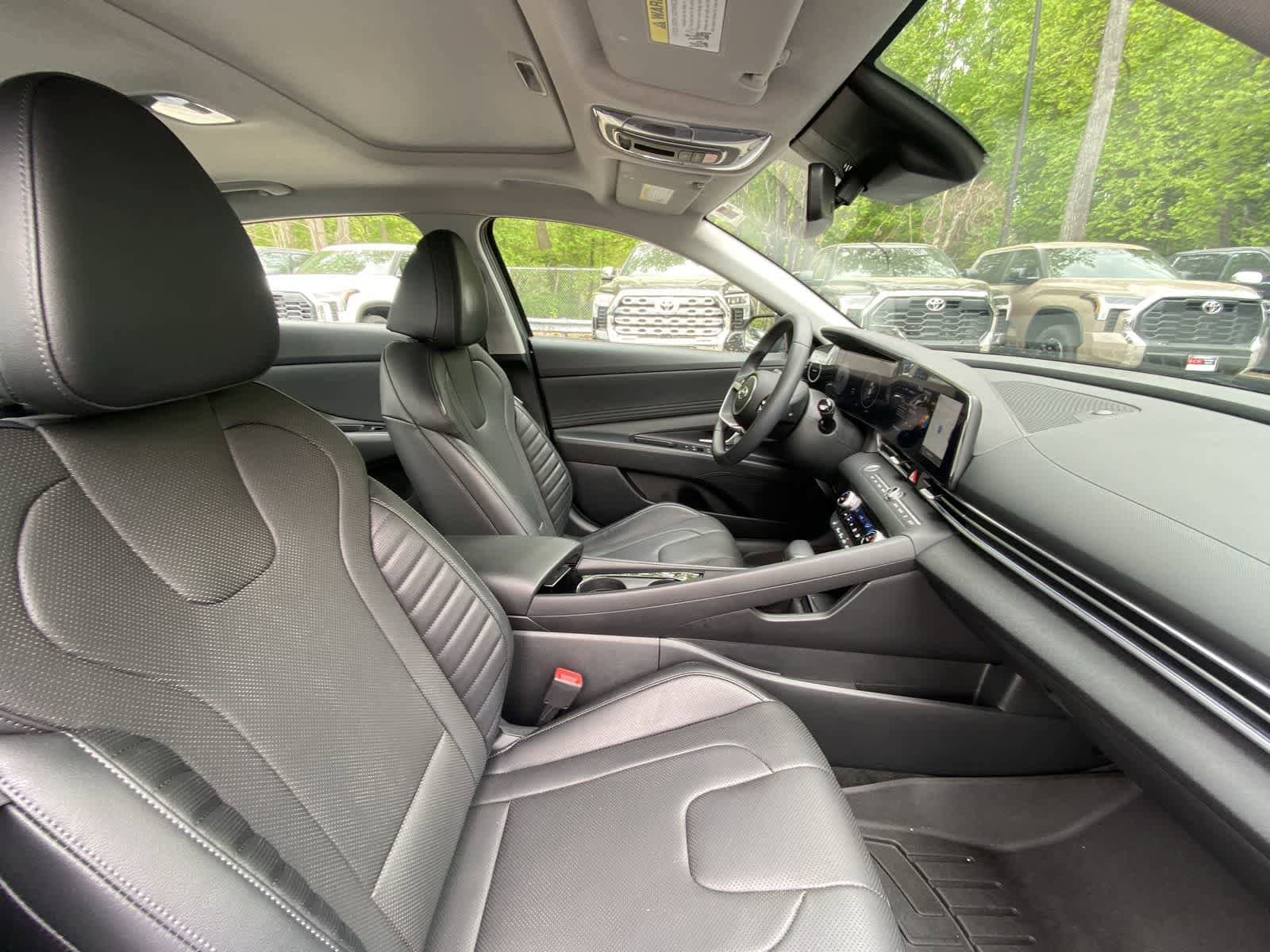 Thumbnail: 2023 Hyundai Elantra - 21