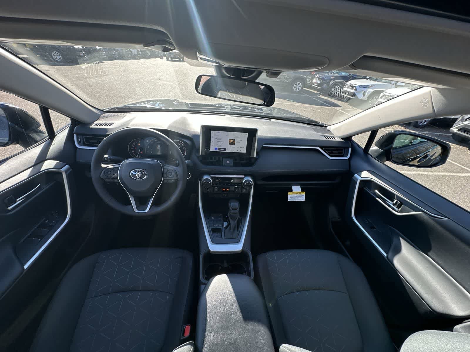 Thumbnail: 2025 Toyota RAV4 - 38