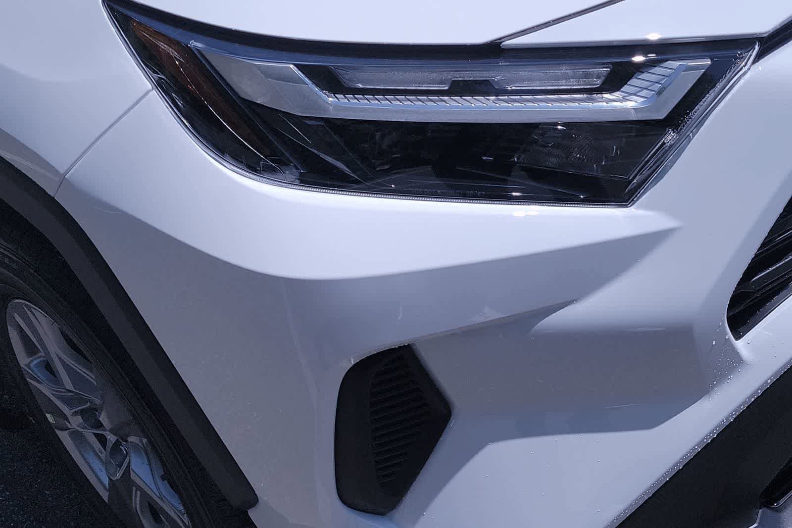 2025 Toyota RAV4 XLE 11