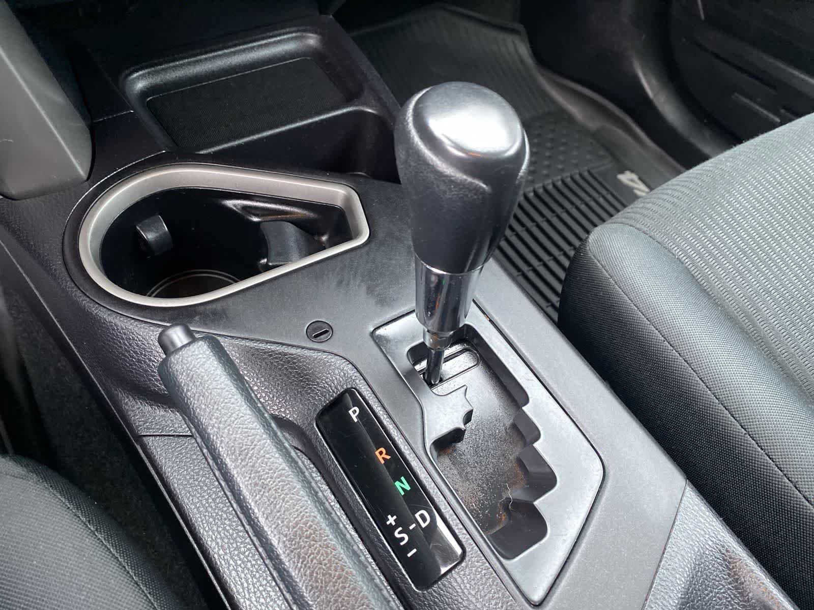 Thumbnail: 2018 Toyota RAV4 - 34