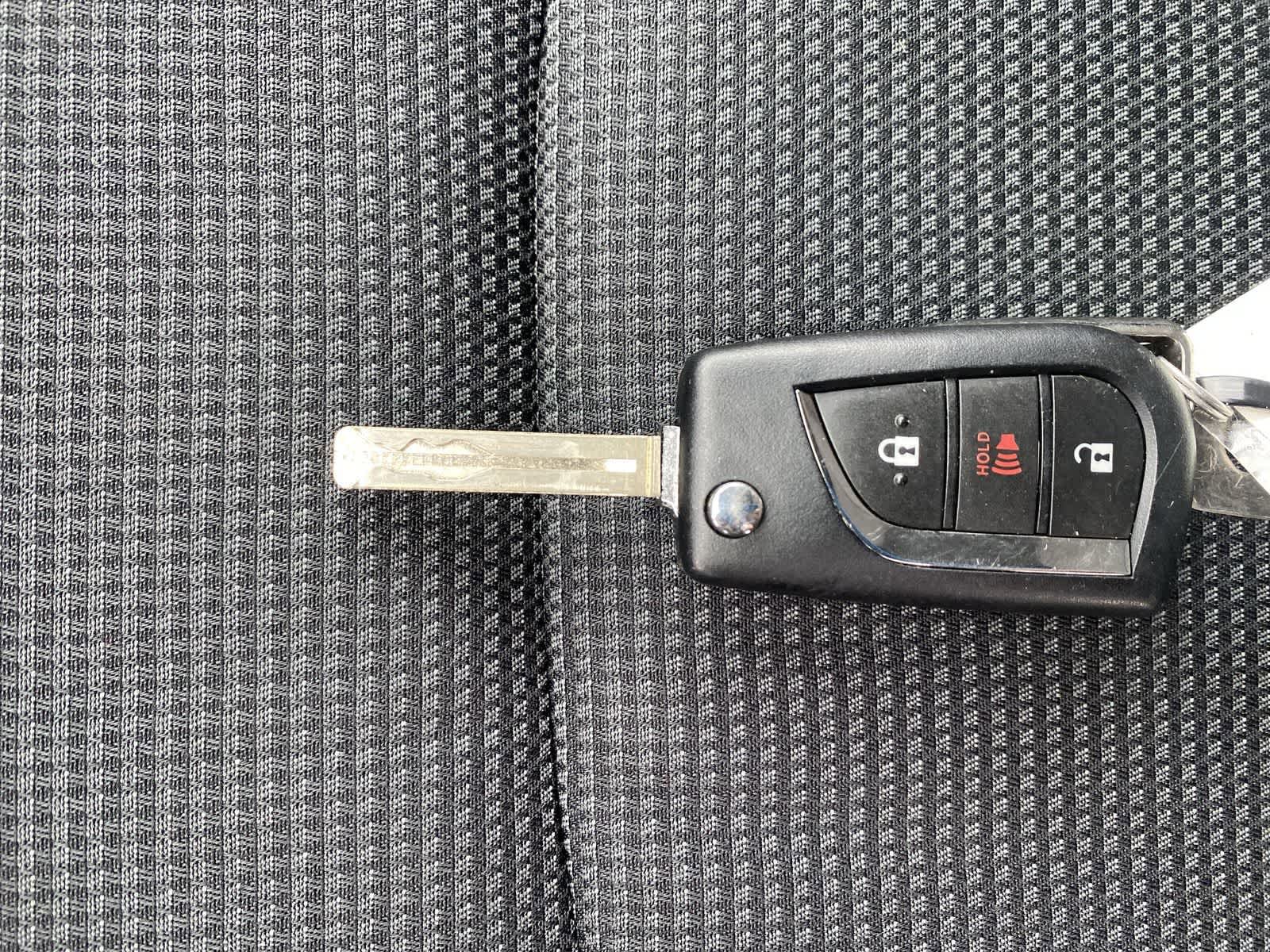 Thumbnail: 2021 Toyota RAV4 - 39