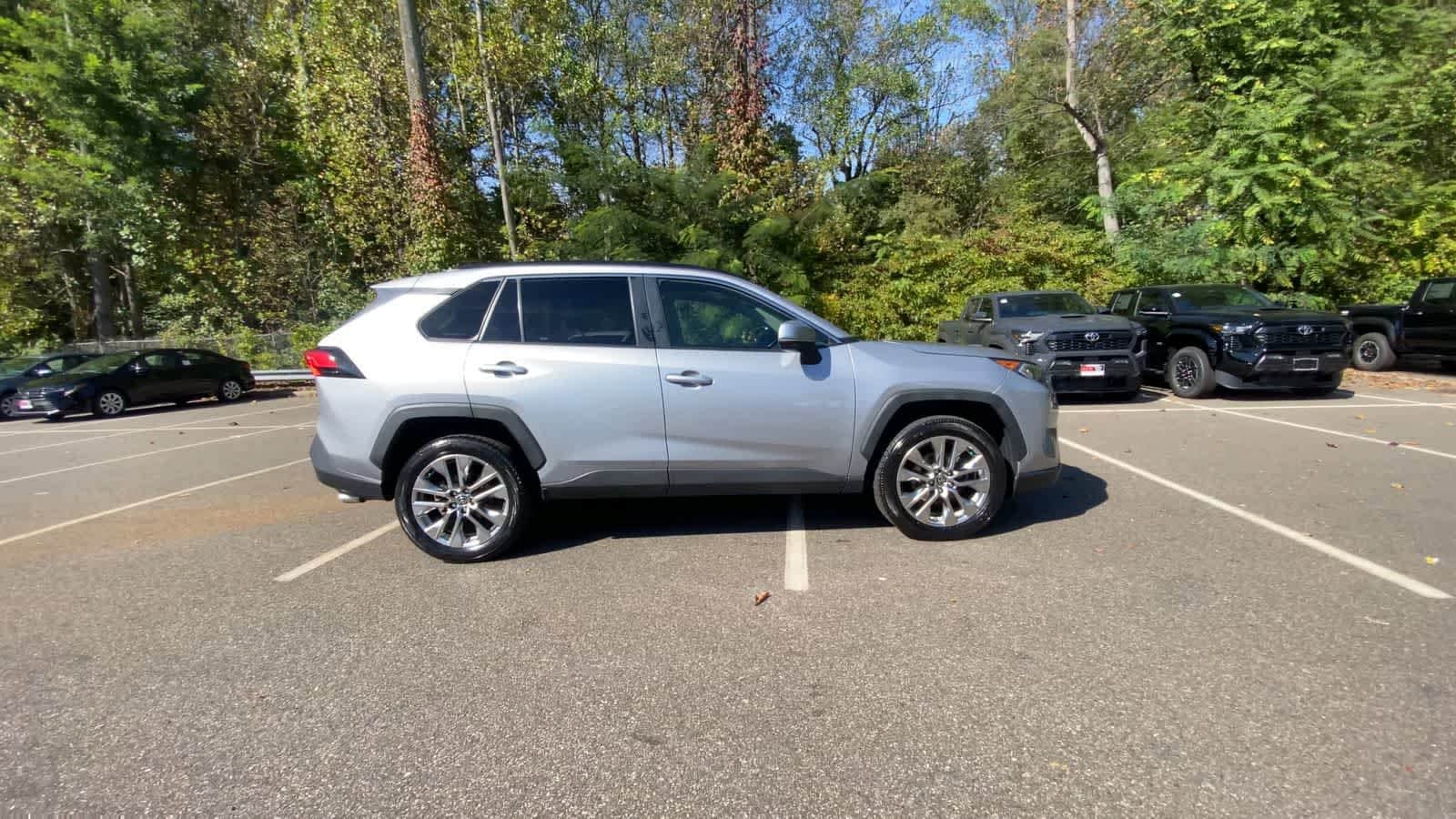 Thumbnail: 2021 Toyota RAV4 - 9