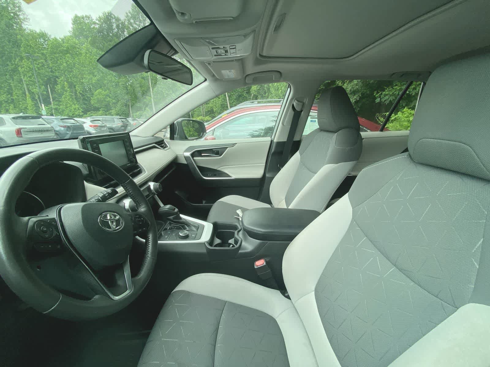 2020 Toyota RAV4 XLE 7