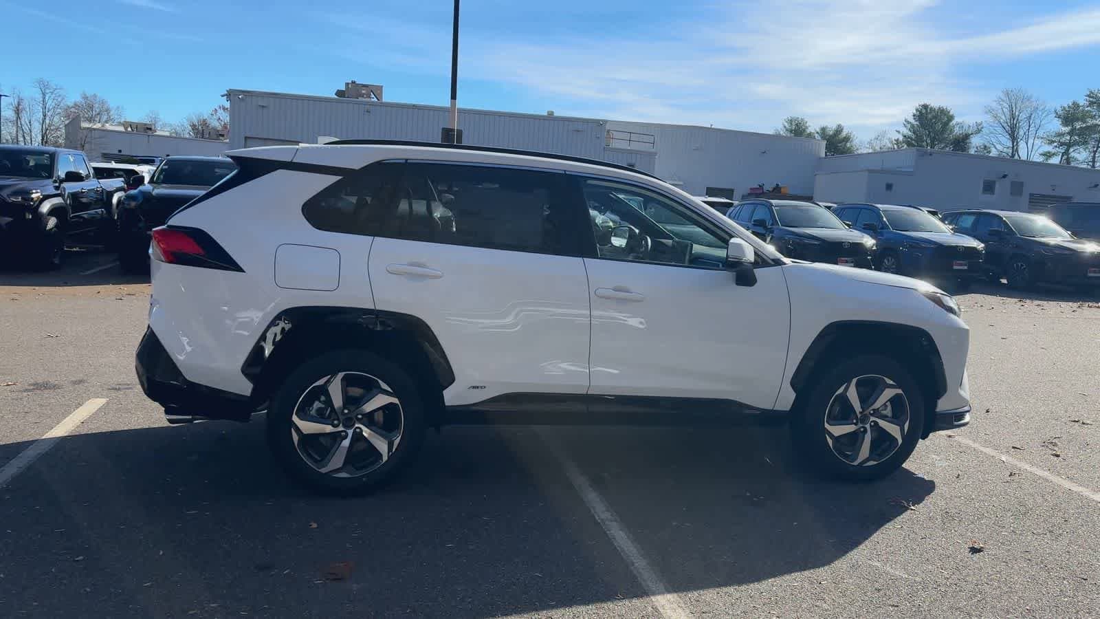 Thumbnail: 2025 Toyota RAV4 - 9