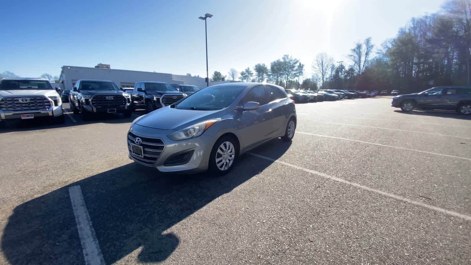 Thumbnail: 2016 Hyundai Elantra - 10