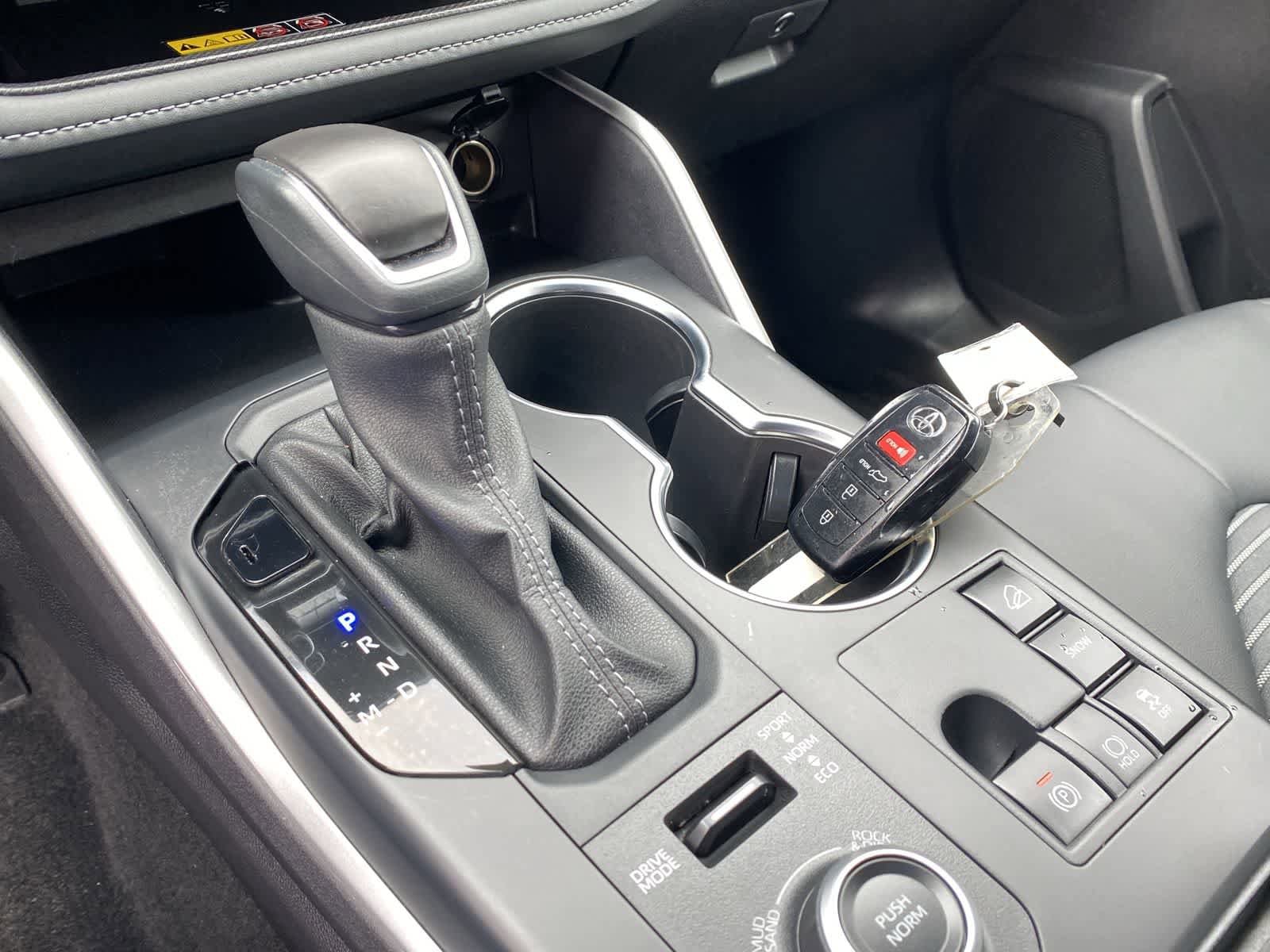 Thumbnail: 2025 Toyota Highlander - 33