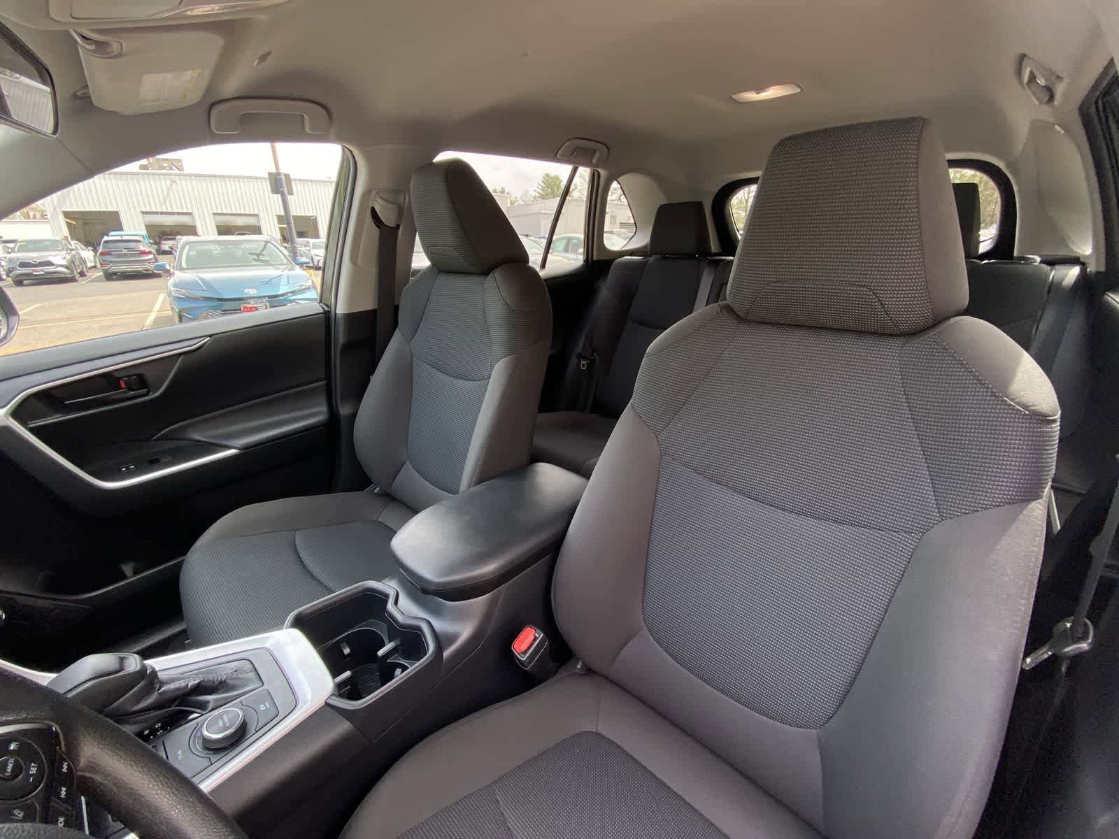 Thumbnail: 2025 Toyota RAV4 - 20