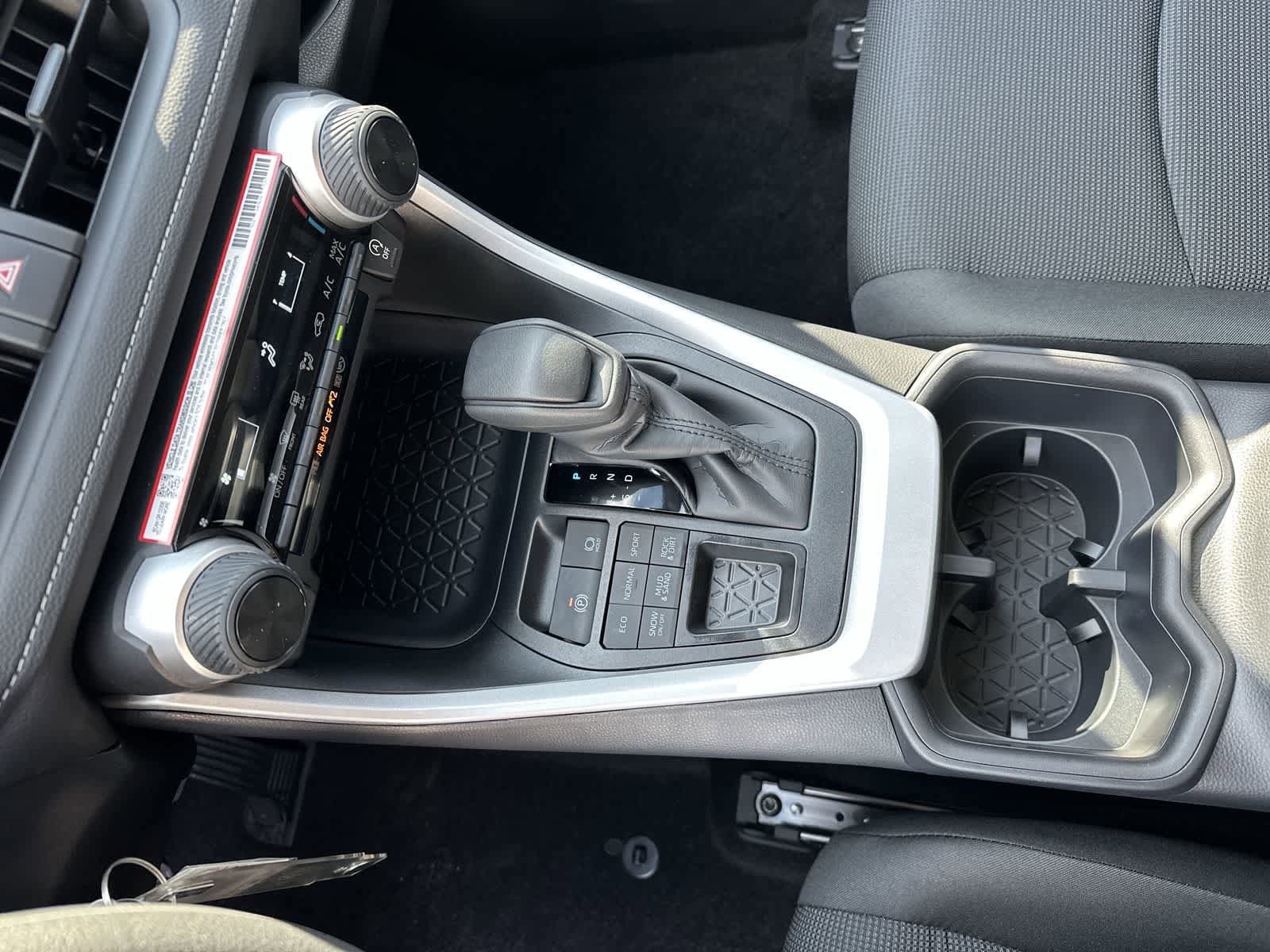 Thumbnail: 2025 Toyota RAV4 - 21