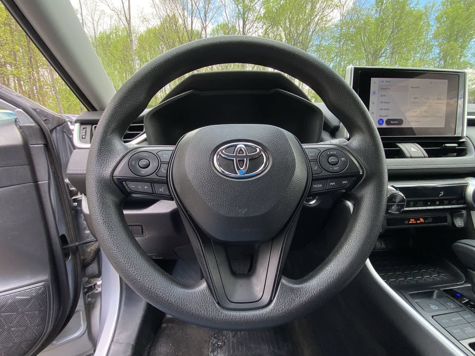Thumbnail: 2025 Toyota RAV4 - 25