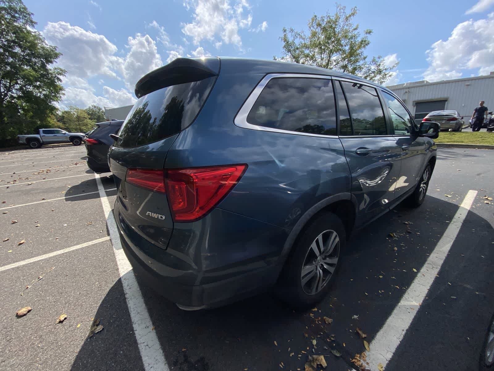 Thumbnail: 2016 Honda Pilot - 7