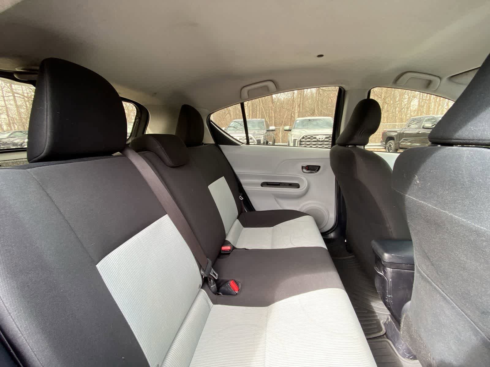 Thumbnail: 2012 Toyota Prius c - 26