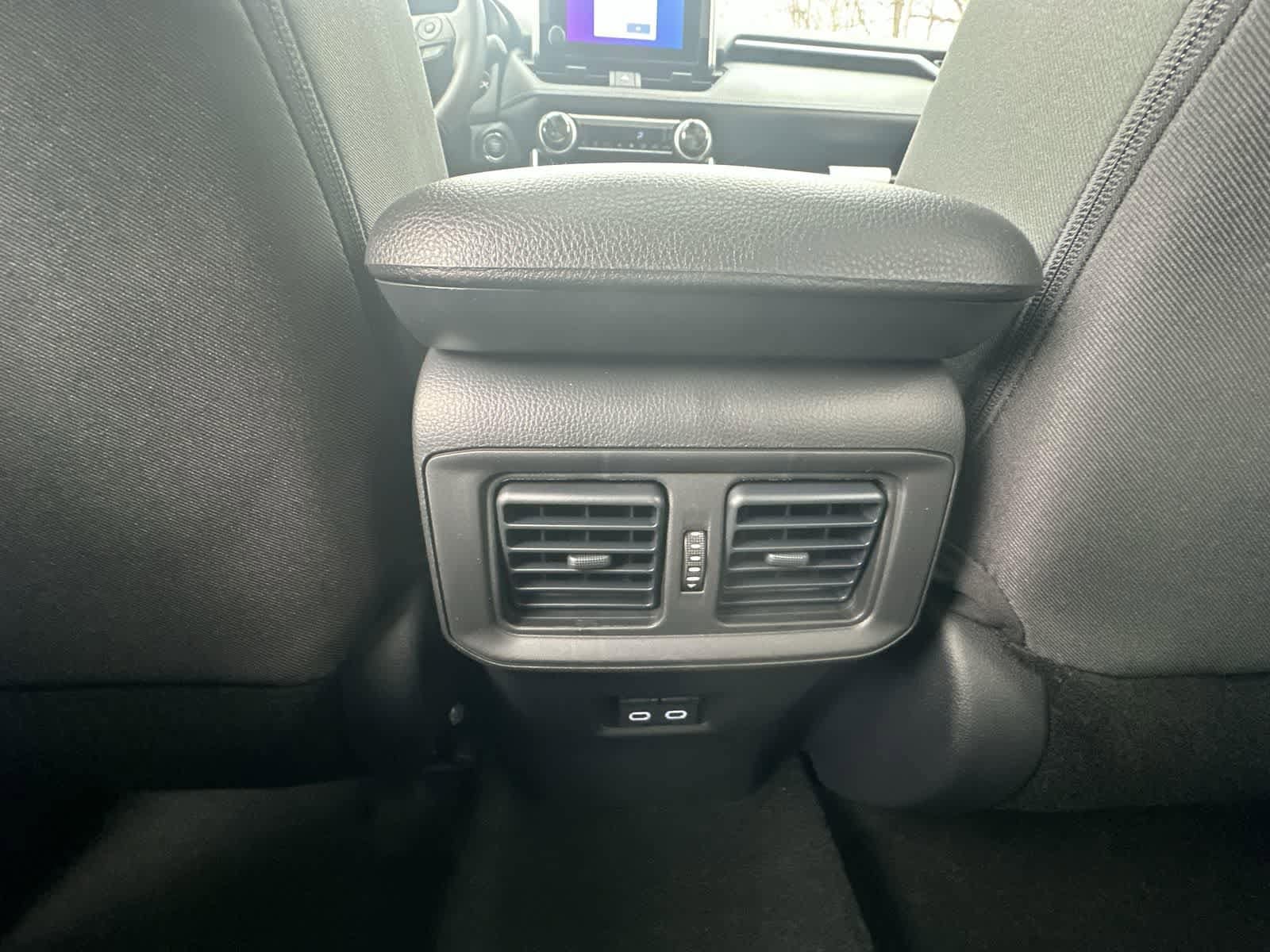 Thumbnail: 2025 Toyota RAV4 - 33