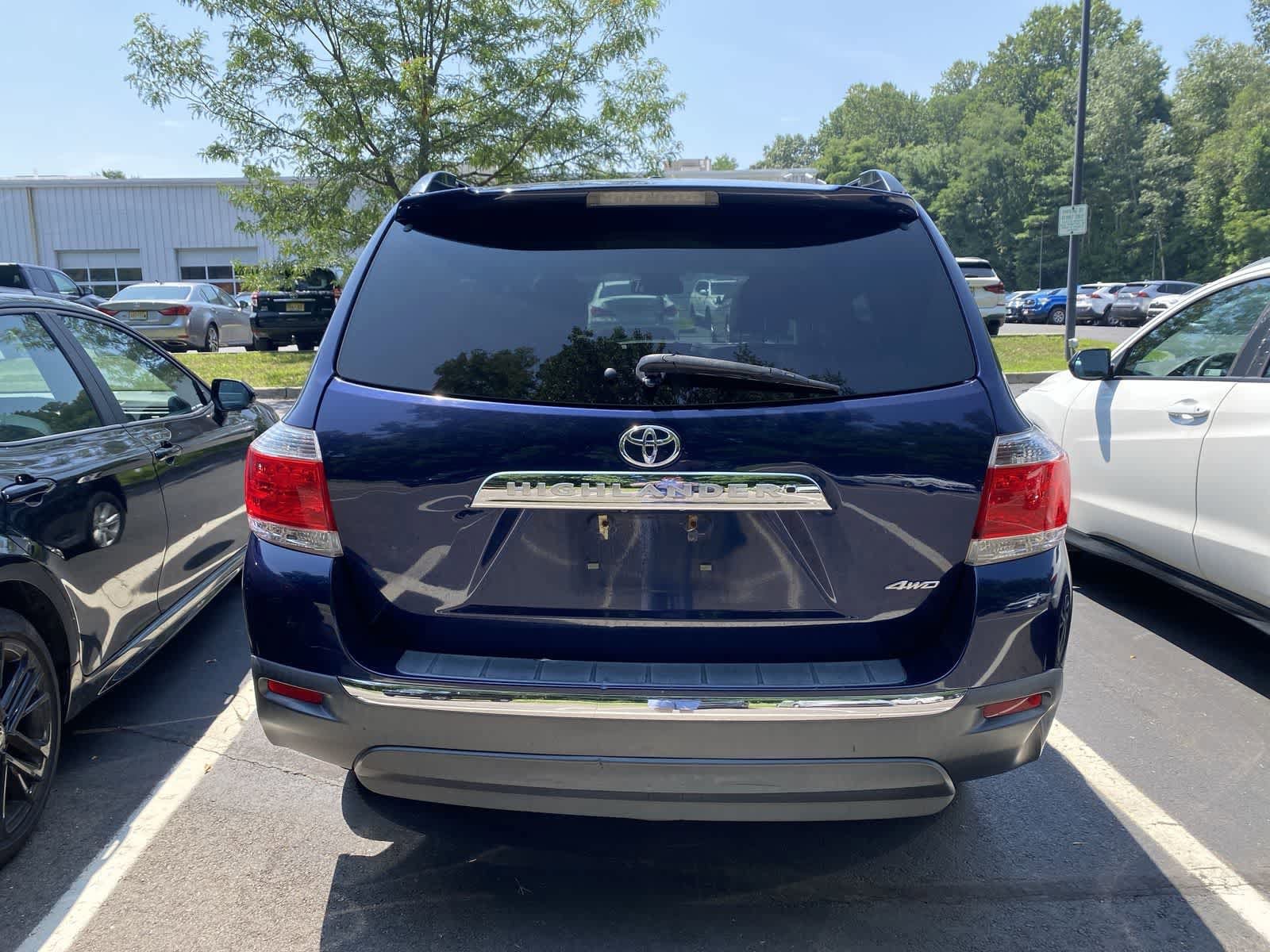Thumbnail: 2012 Toyota Highlander - 8