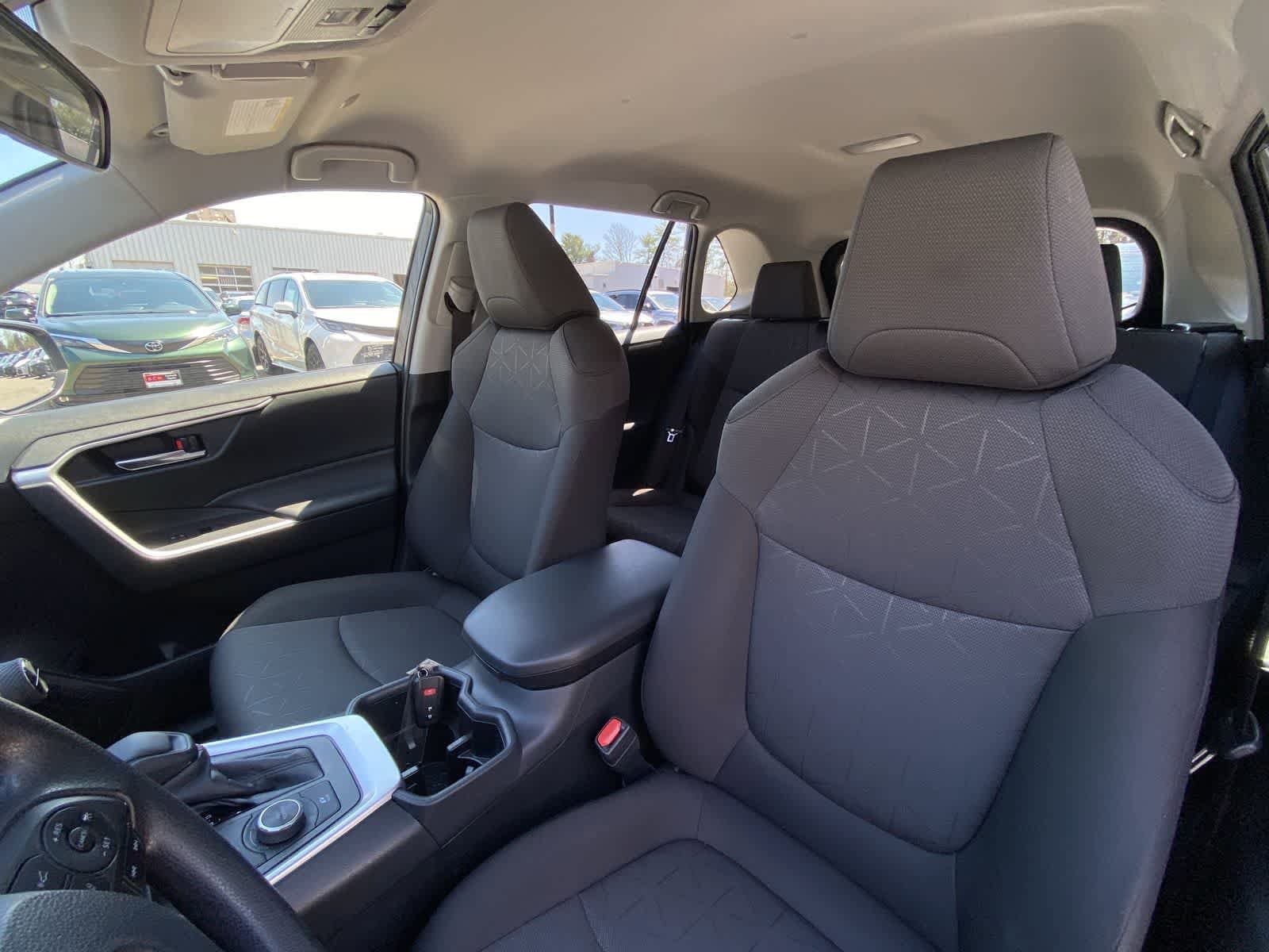 Thumbnail: 2025 Toyota RAV4 - 20