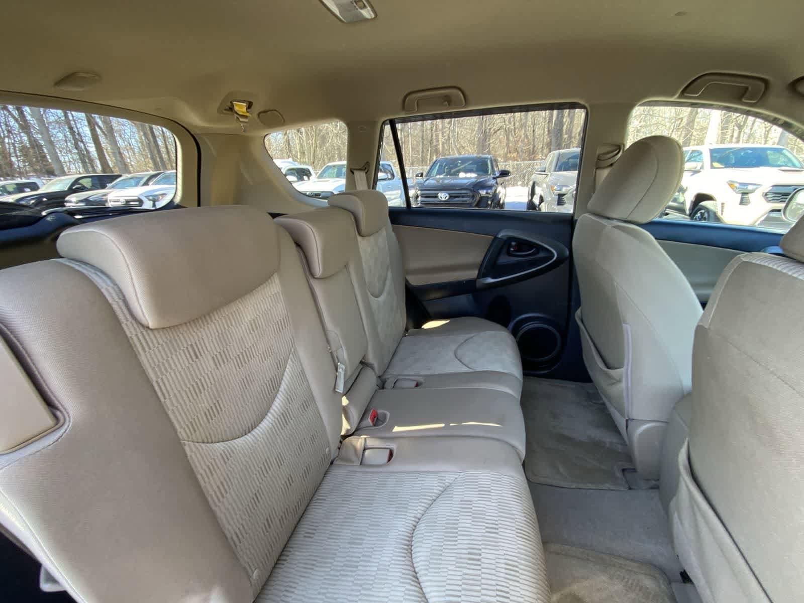 Thumbnail: 2011 Toyota RAV4 - 23