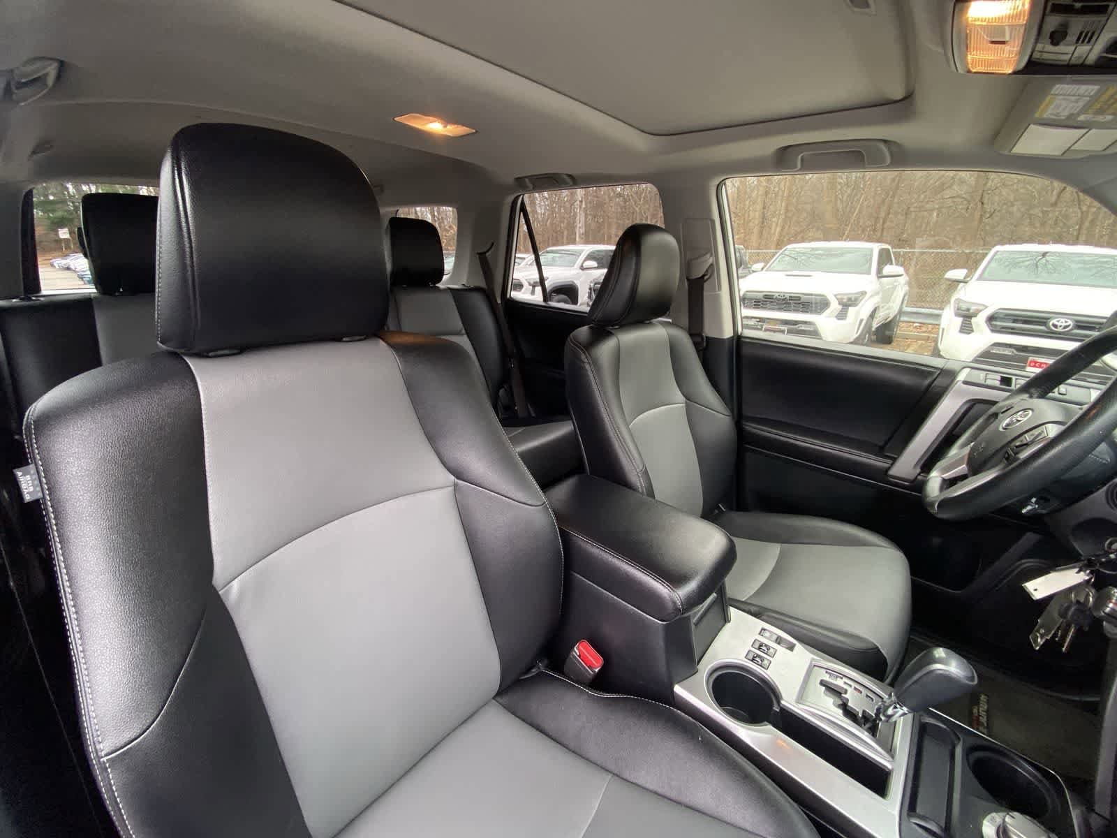 Thumbnail: 2016 Toyota 4Runner - 29