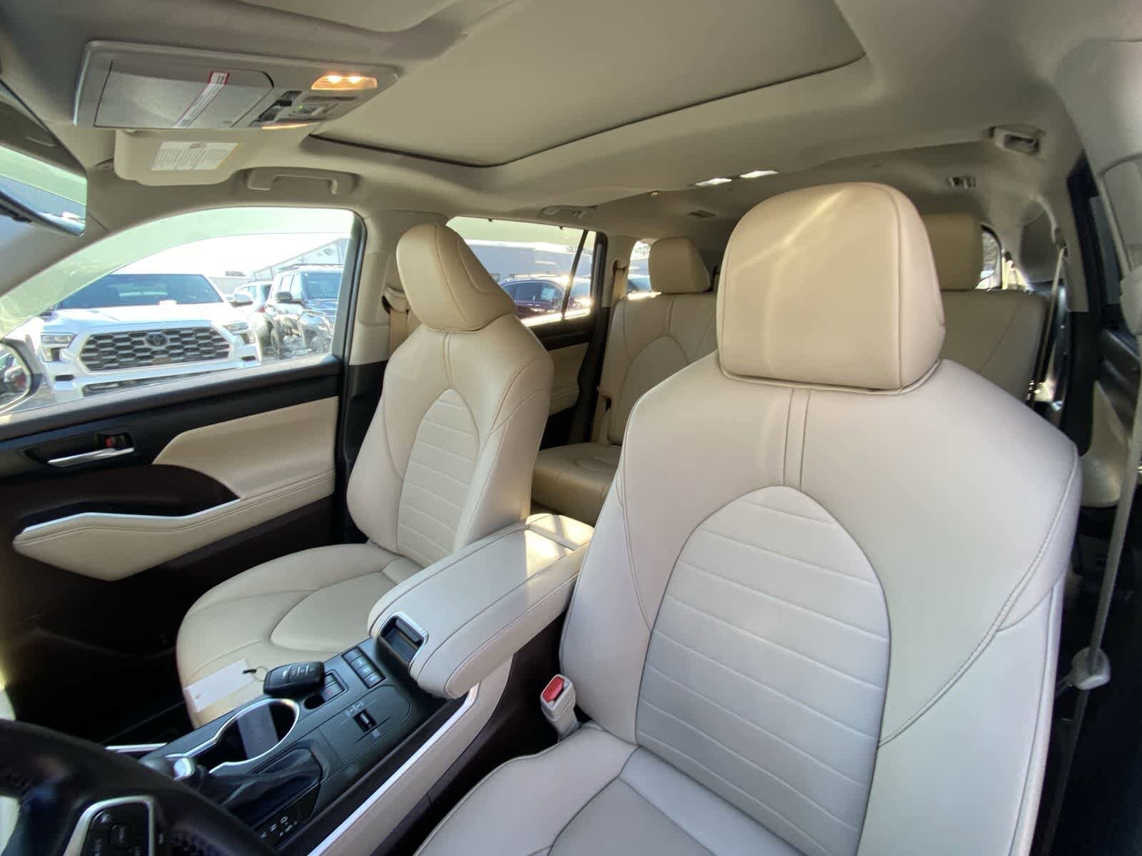 Thumbnail: 2021 Toyota Highlander - 31