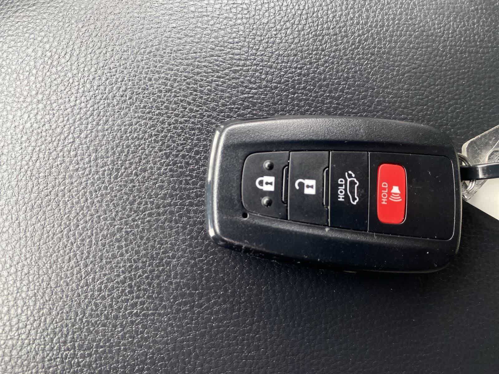 Thumbnail: 2025 Toyota RAV4 - 32