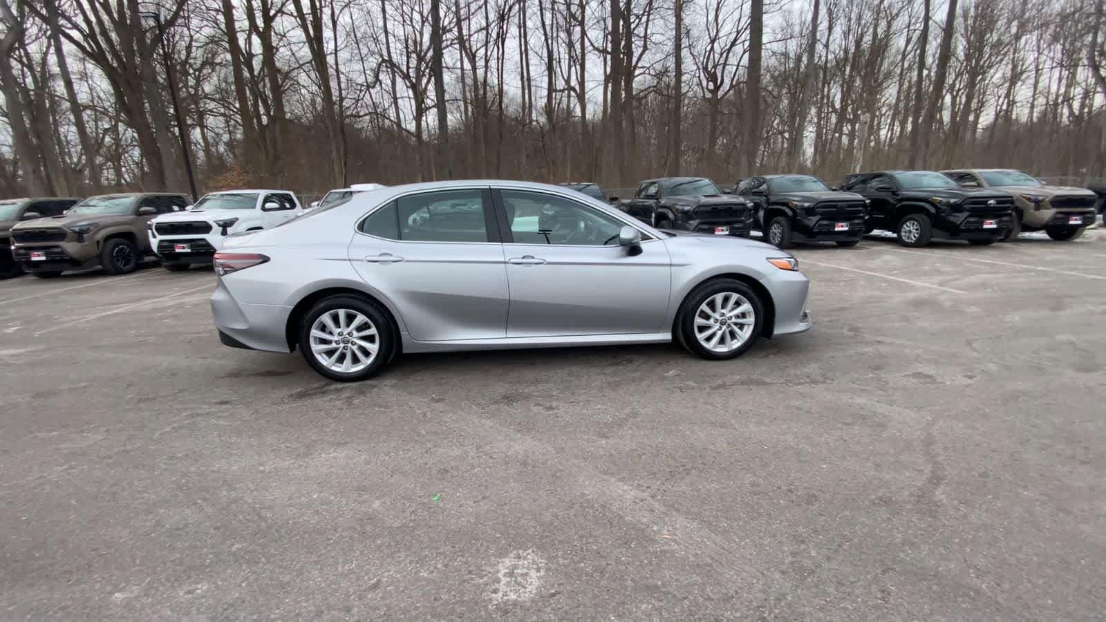 Thumbnail: 2023 Toyota Camry - 17