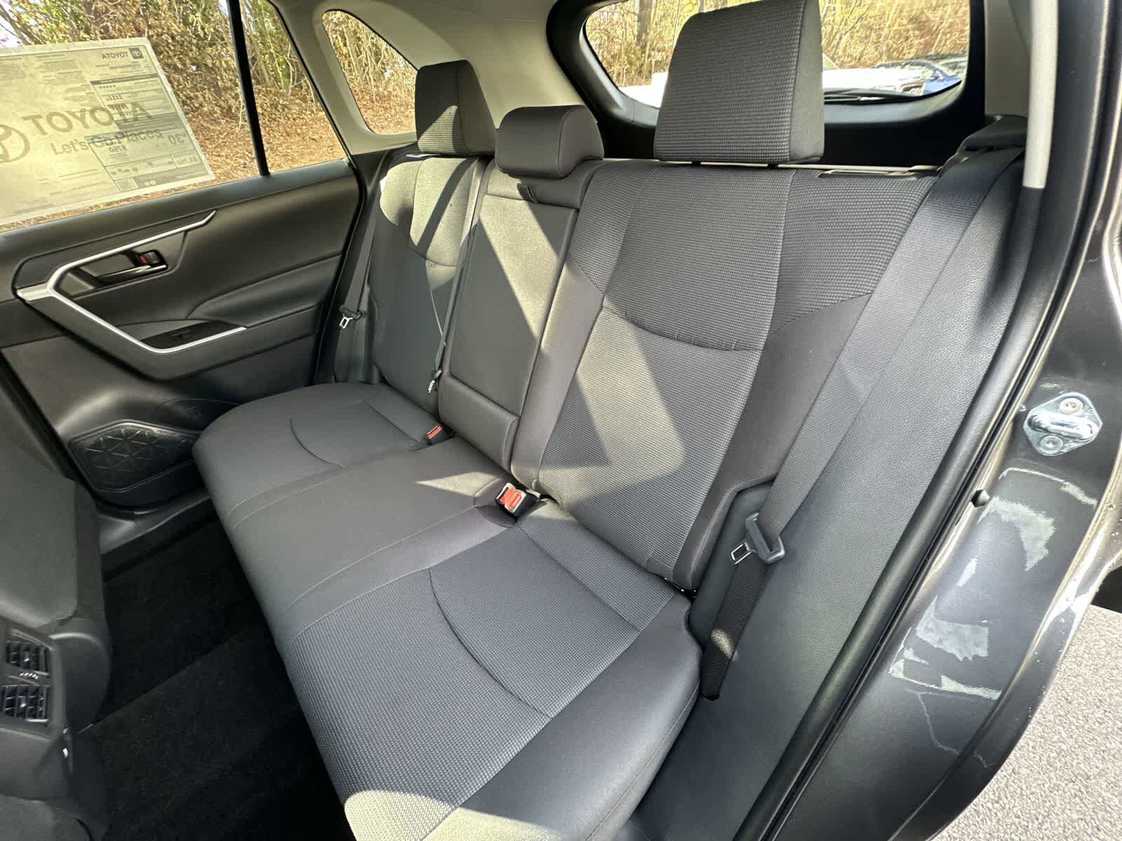 Thumbnail: 2025 Toyota RAV4 - 25