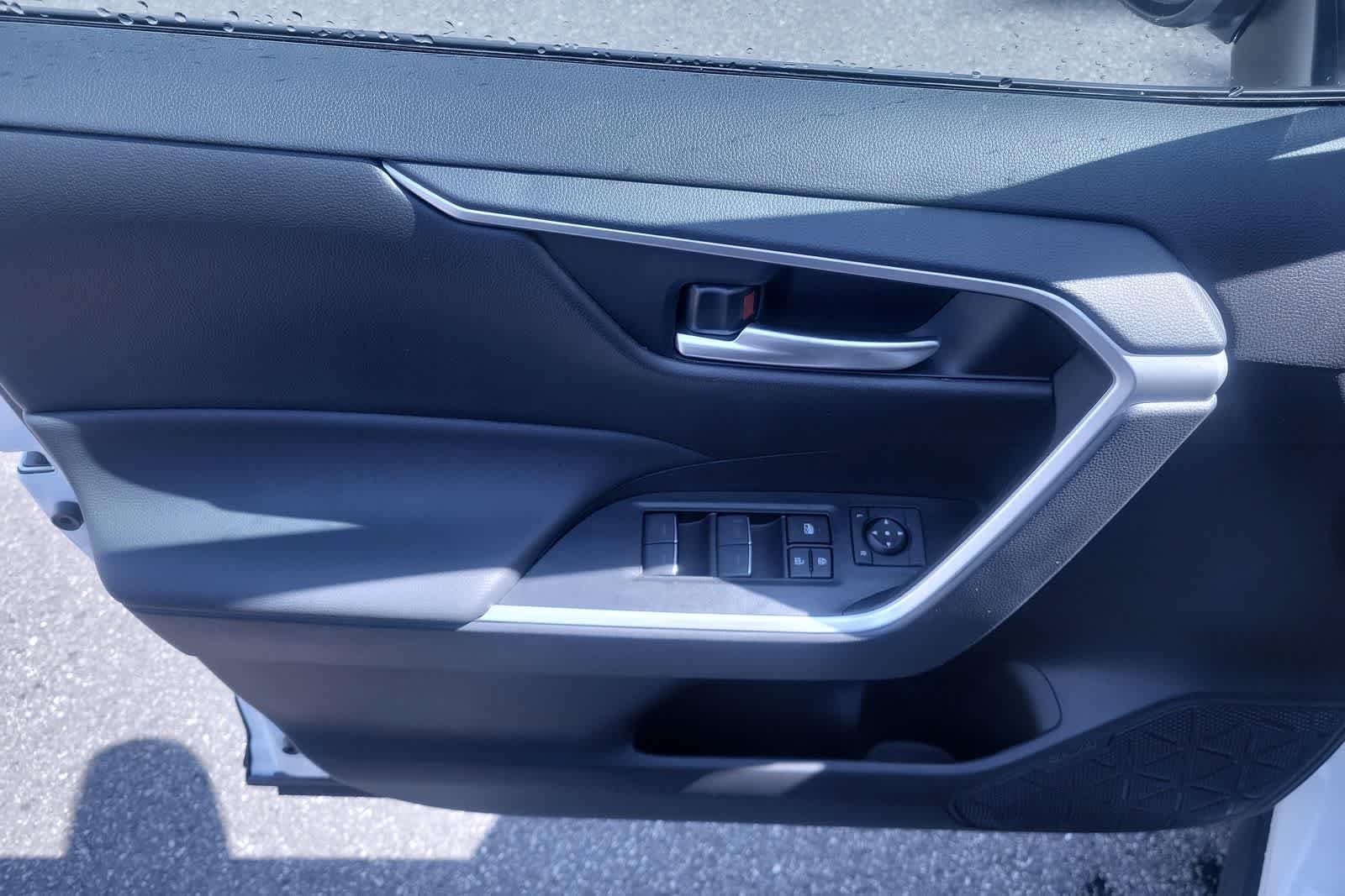 Thumbnail: 2025 Toyota RAV4 - 20