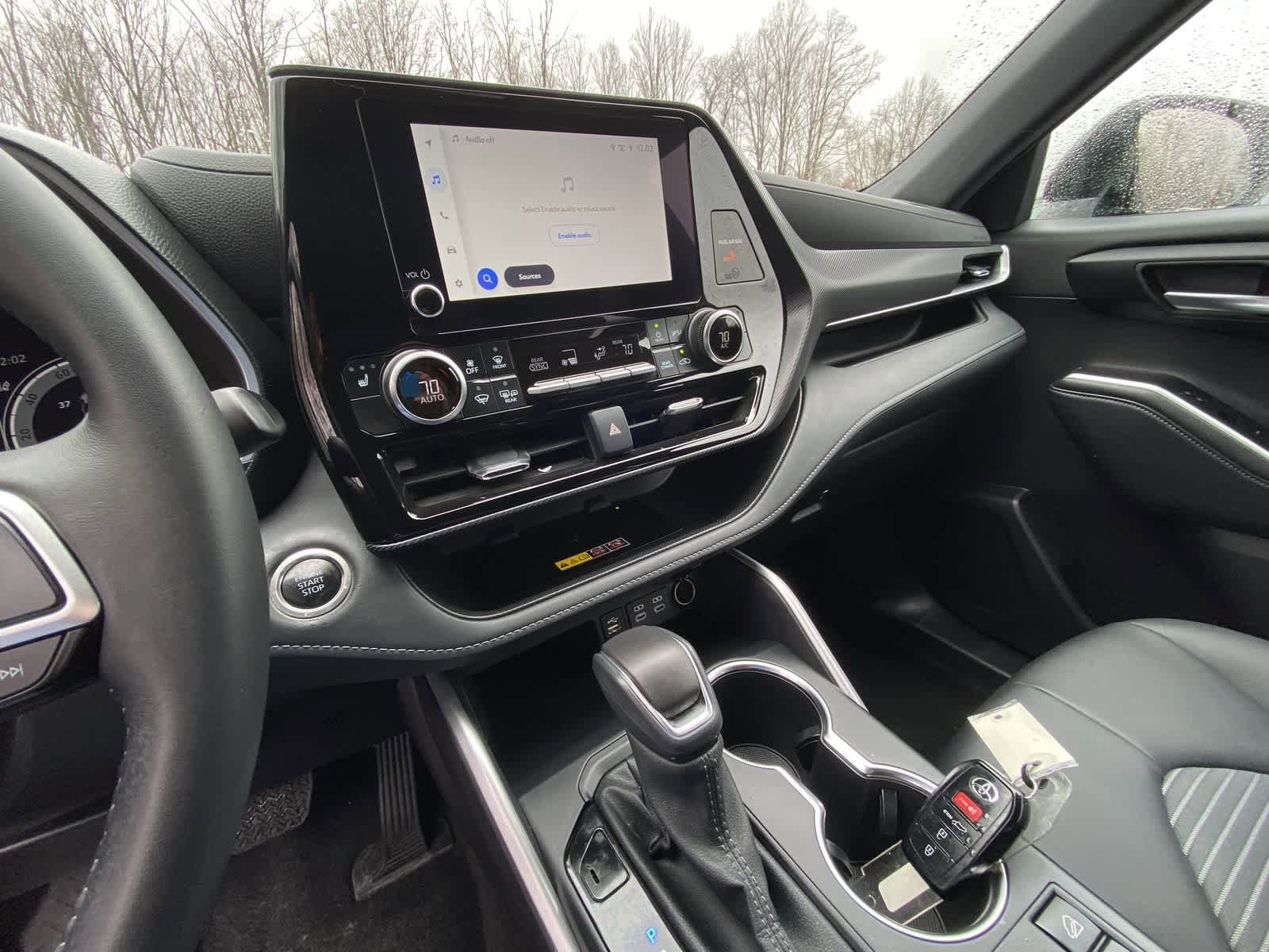 Thumbnail: 2025 Toyota Highlander - 24