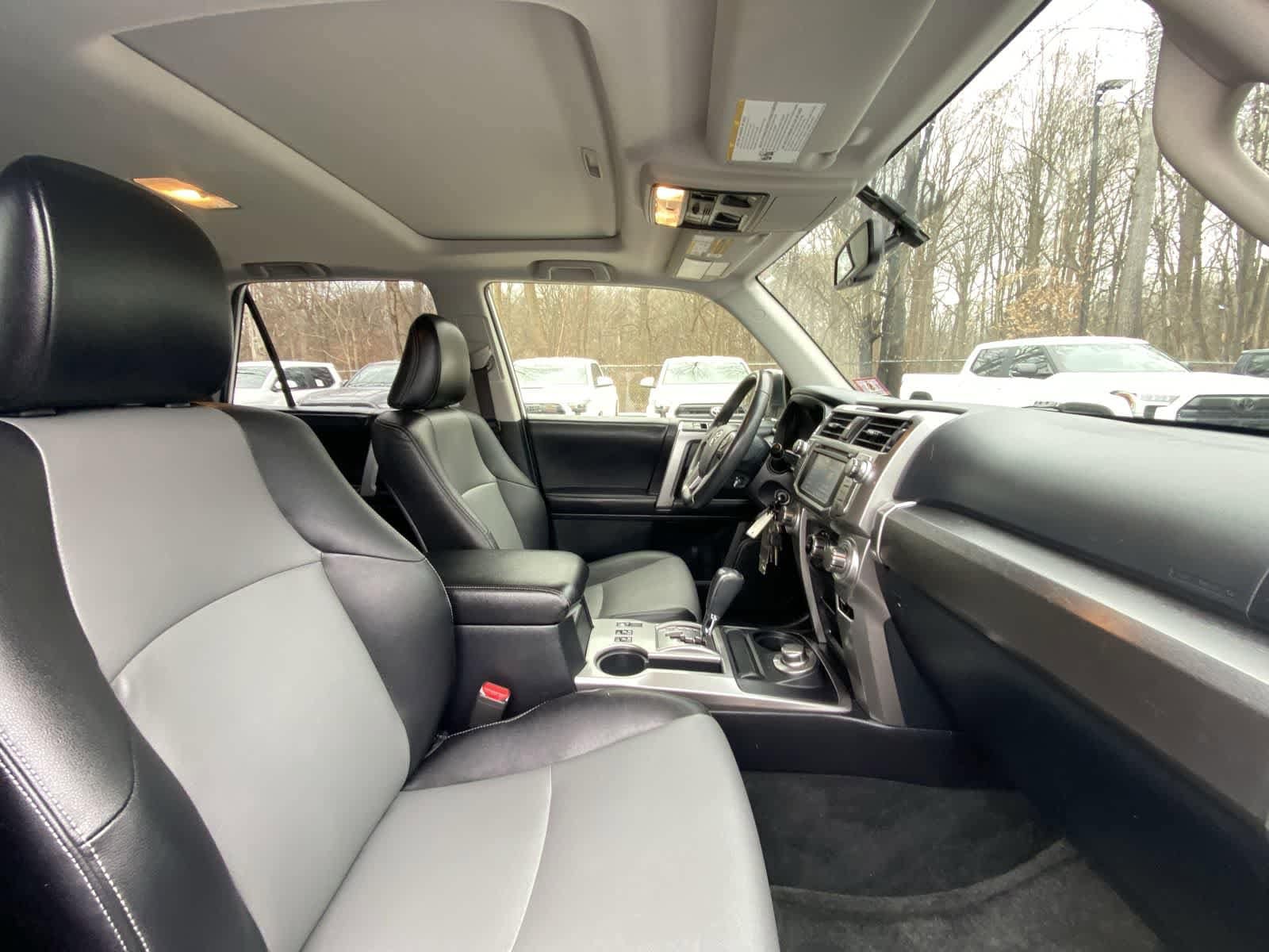 Thumbnail: 2016 Toyota 4Runner - 28