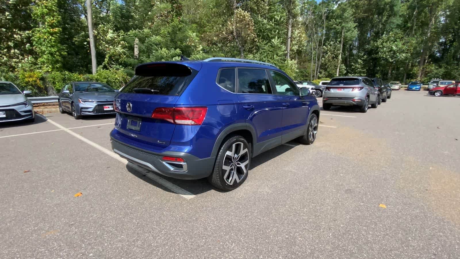 Thumbnail: 2022 Volkswagen Taos - 8