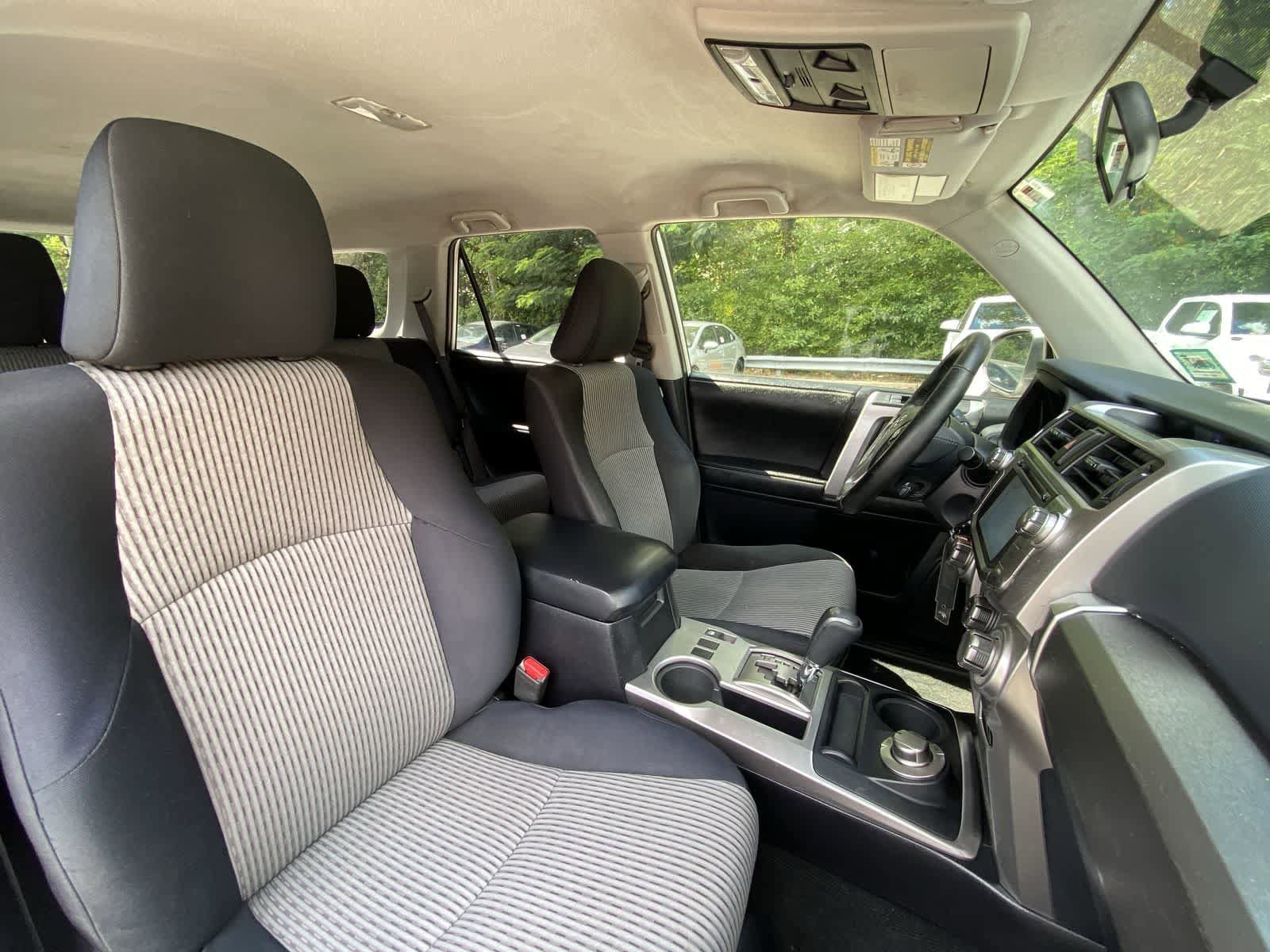 Thumbnail: 2014 Toyota 4Runner - 21