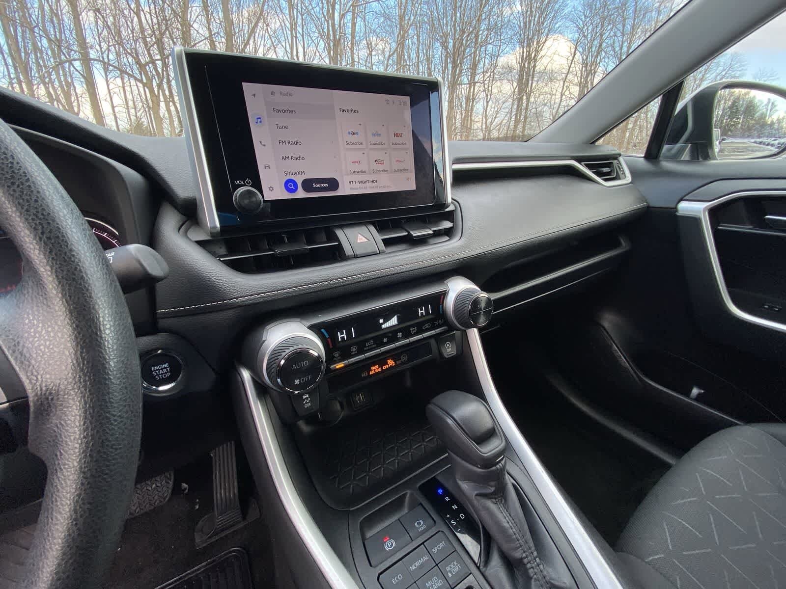 Thumbnail: 2024 Toyota RAV4 - 25