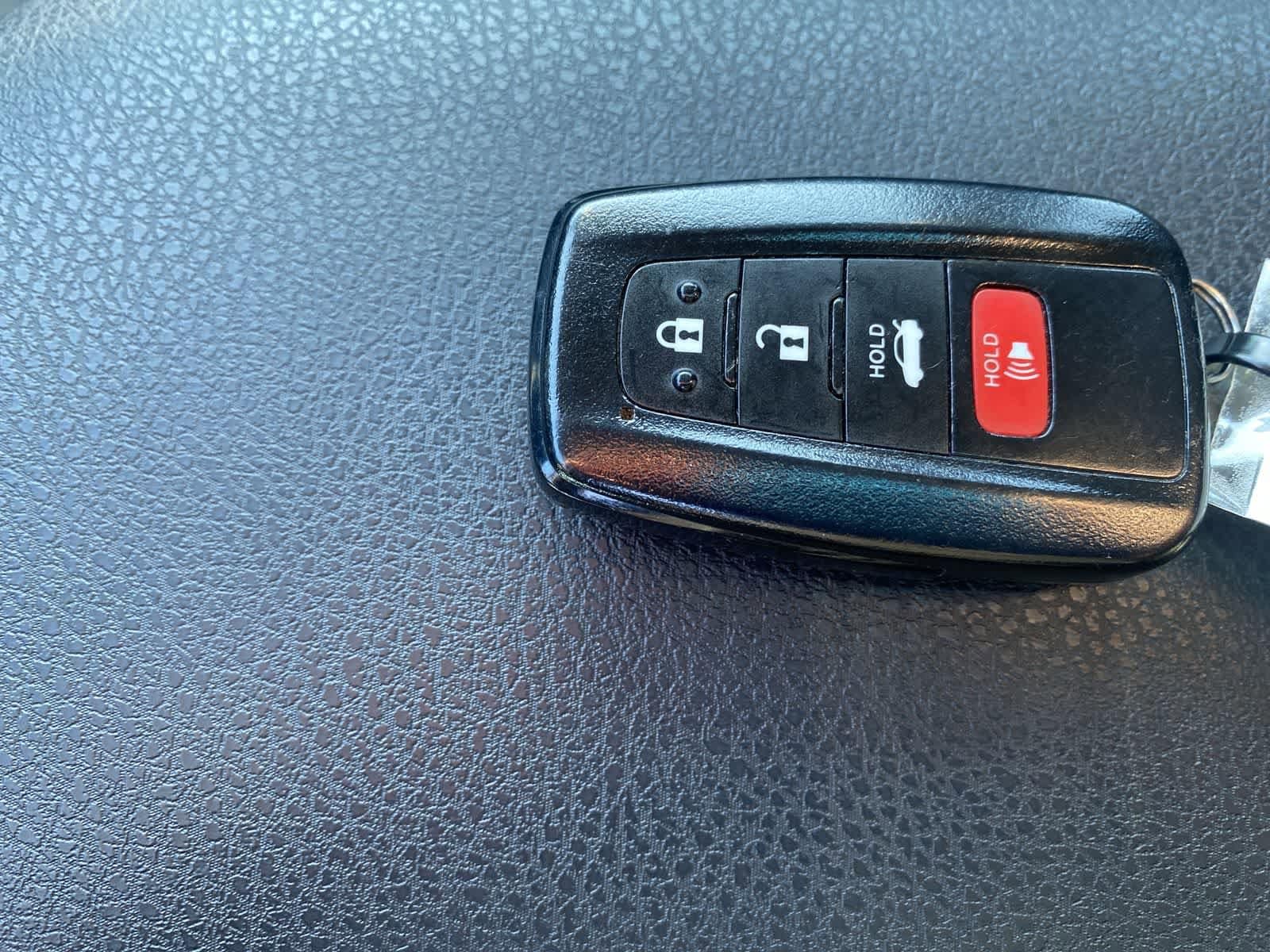 Thumbnail: 2021 Toyota Camry - 33